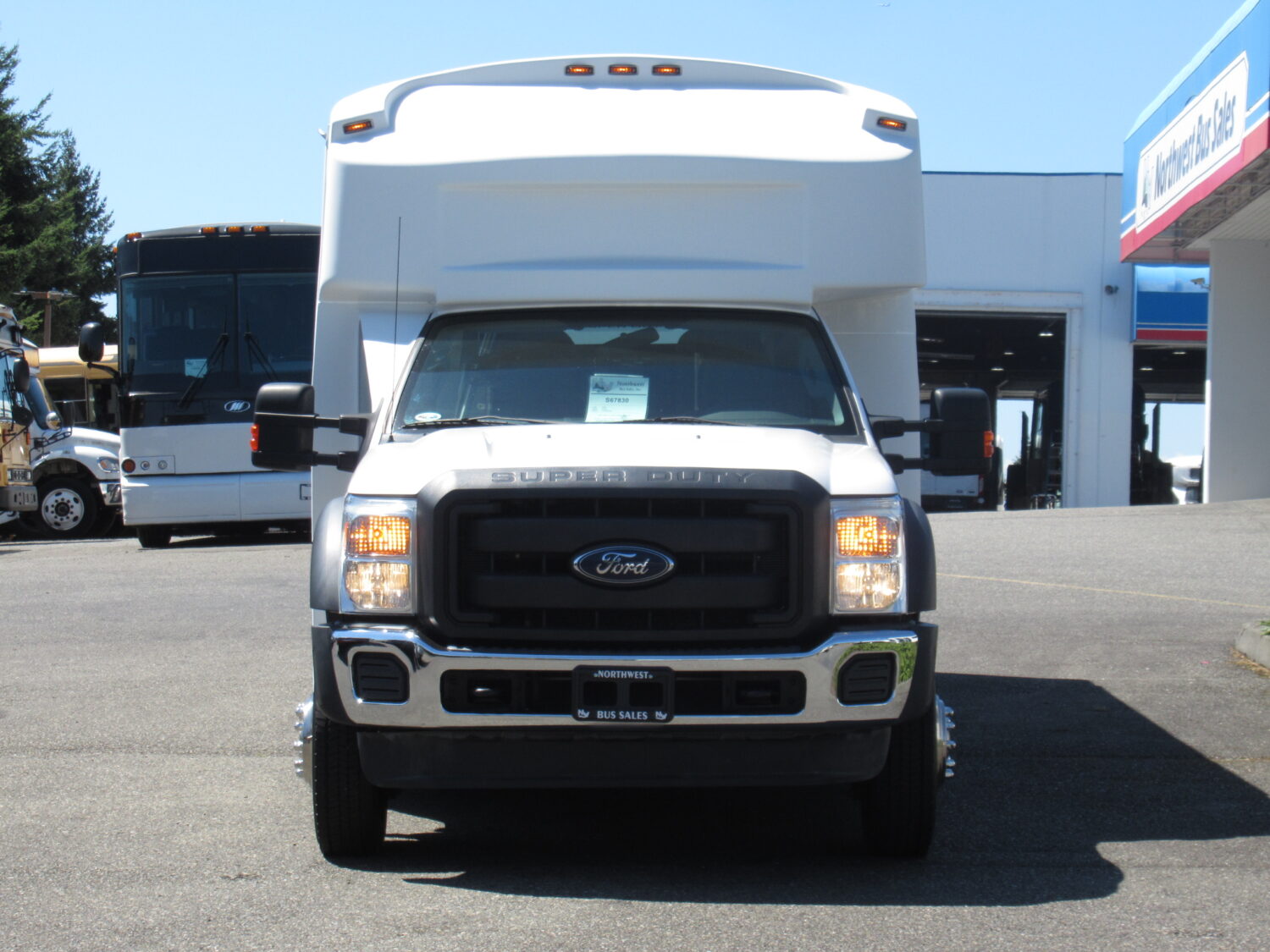 2016 Ford F-550 Champion Defender 16 Passenger ADA Shuttle Bus - S67830 - Image 12