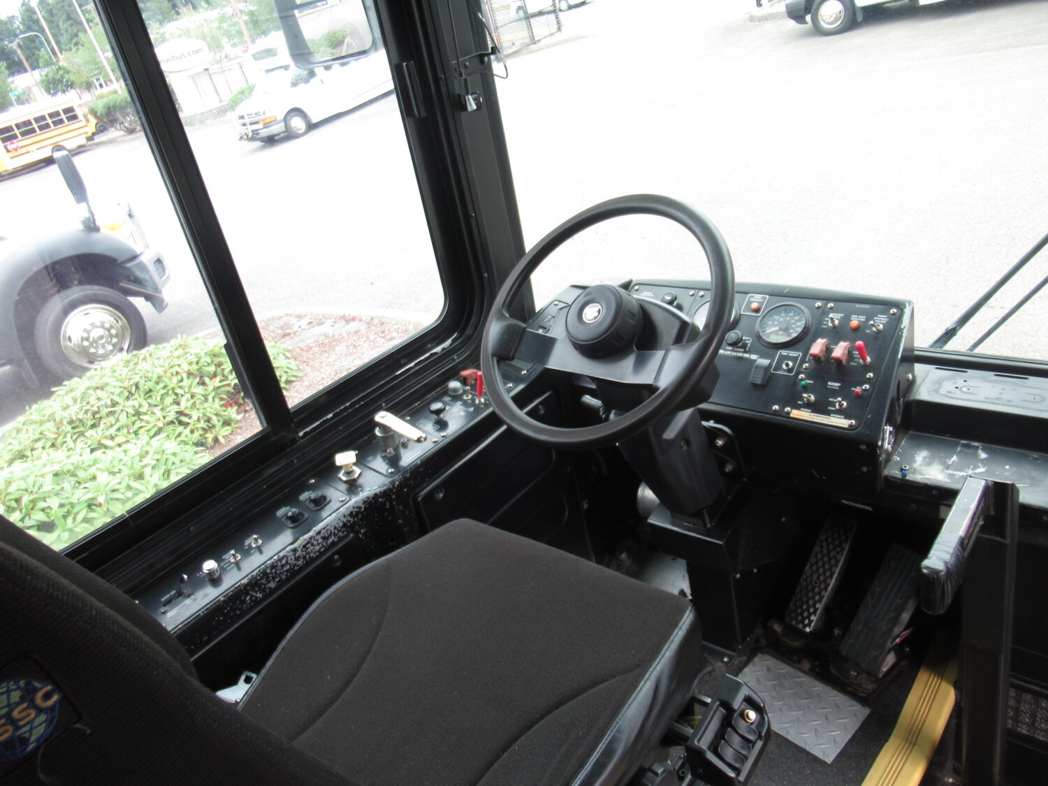 2008 Gillig Low Floor 32 Passenger ADA Transit Bus - T78051 - Image 5