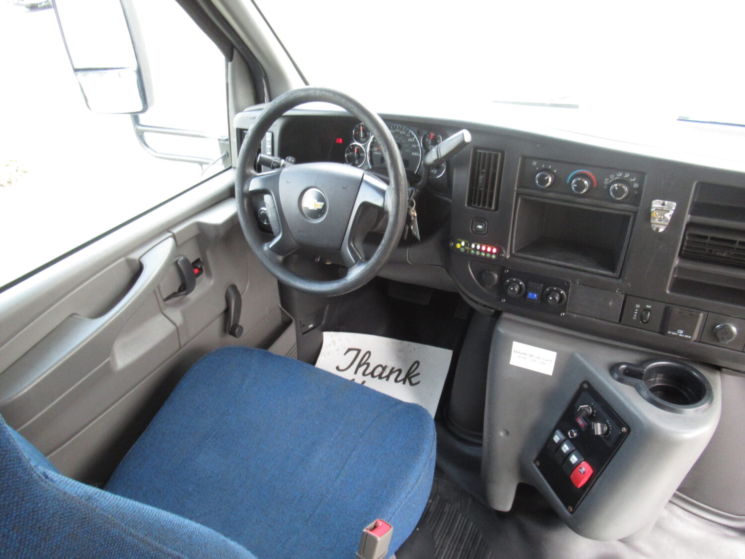 2015 Chevrolet Glaval Titan II 14 Passenger Shuttle Bus - S29221 - Image 5