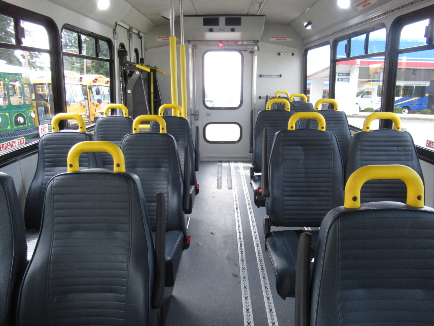 2015 Chevrolet Glaval Titan II 14 Passenger Shuttle Bus - S29221 - Image 6