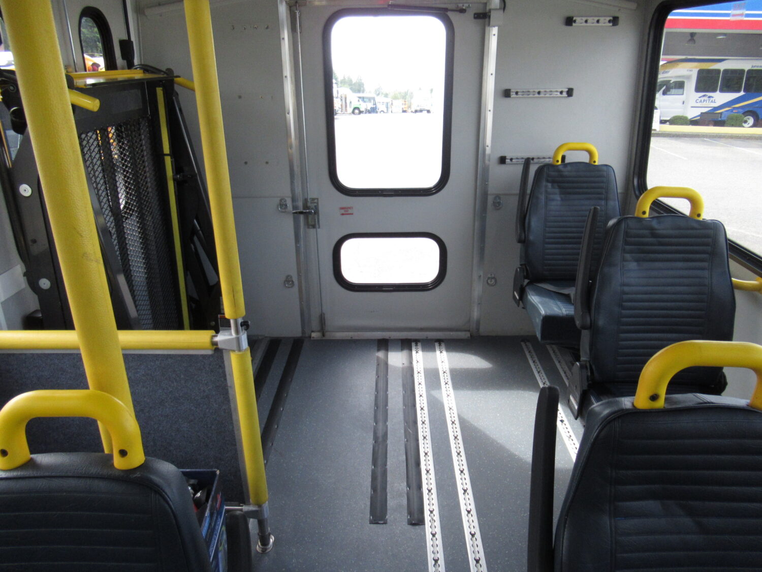 2015 Chevrolet Glaval Titan II 14 Passenger Shuttle Bus - S29221 - Image 7