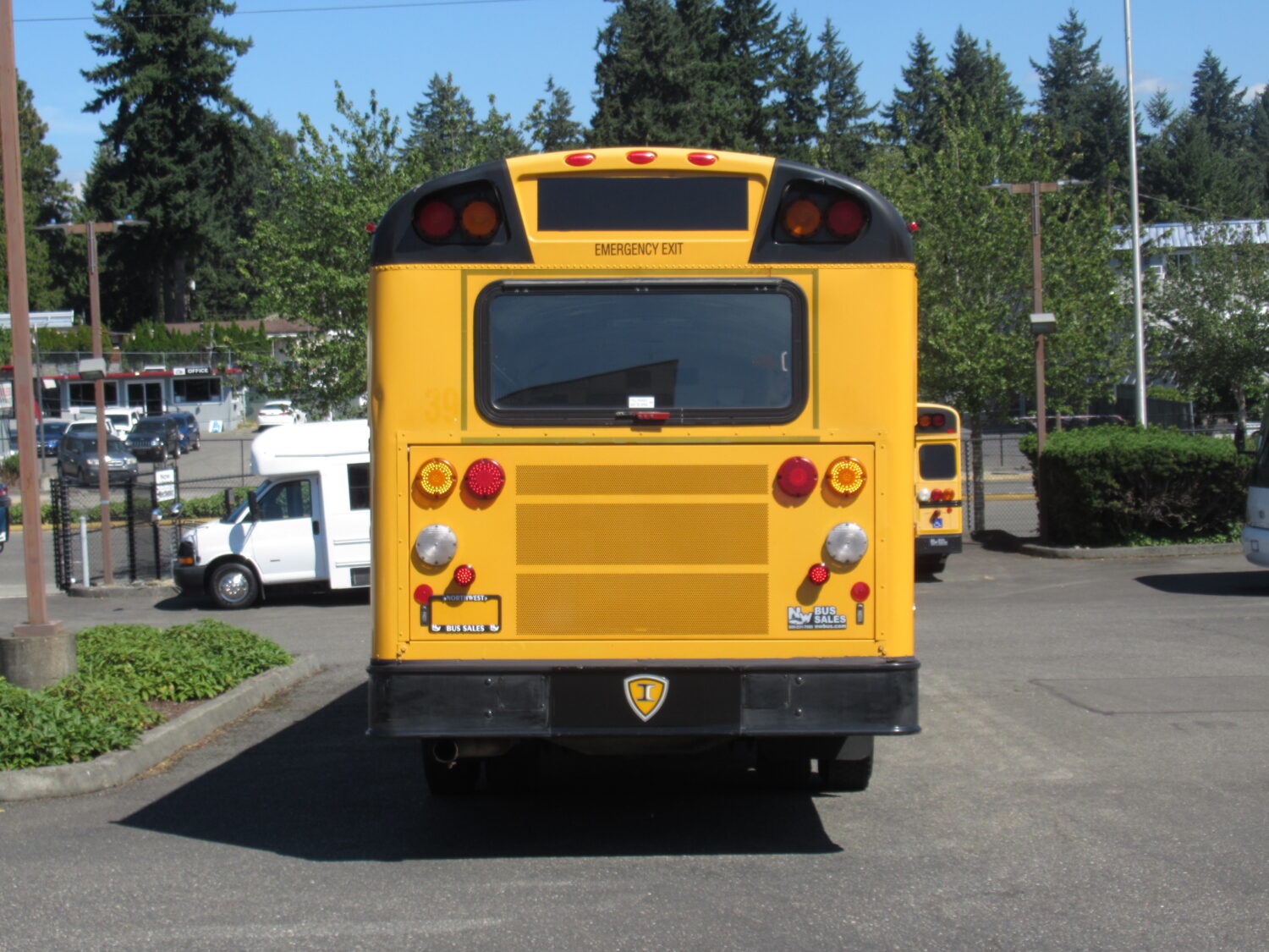 2005 International RE-300 81 Passenger School Bus - B81351 - Image 11