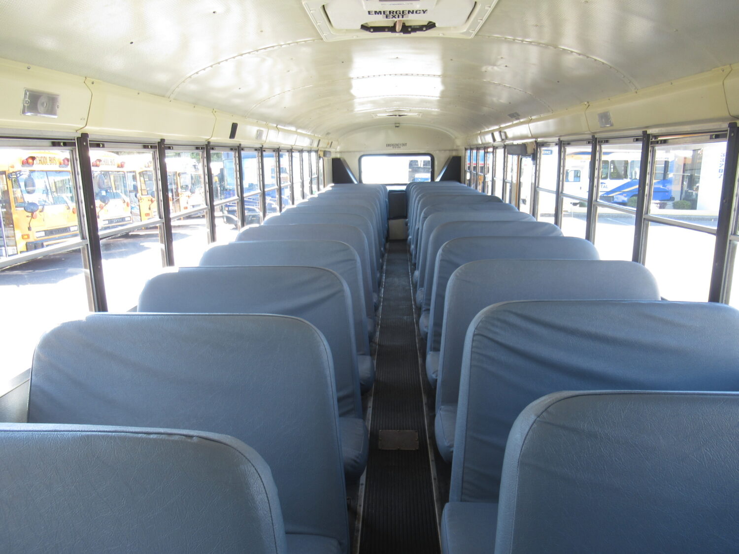 2005 International RE-300 81 Passenger School Bus - B81351 - Image 6