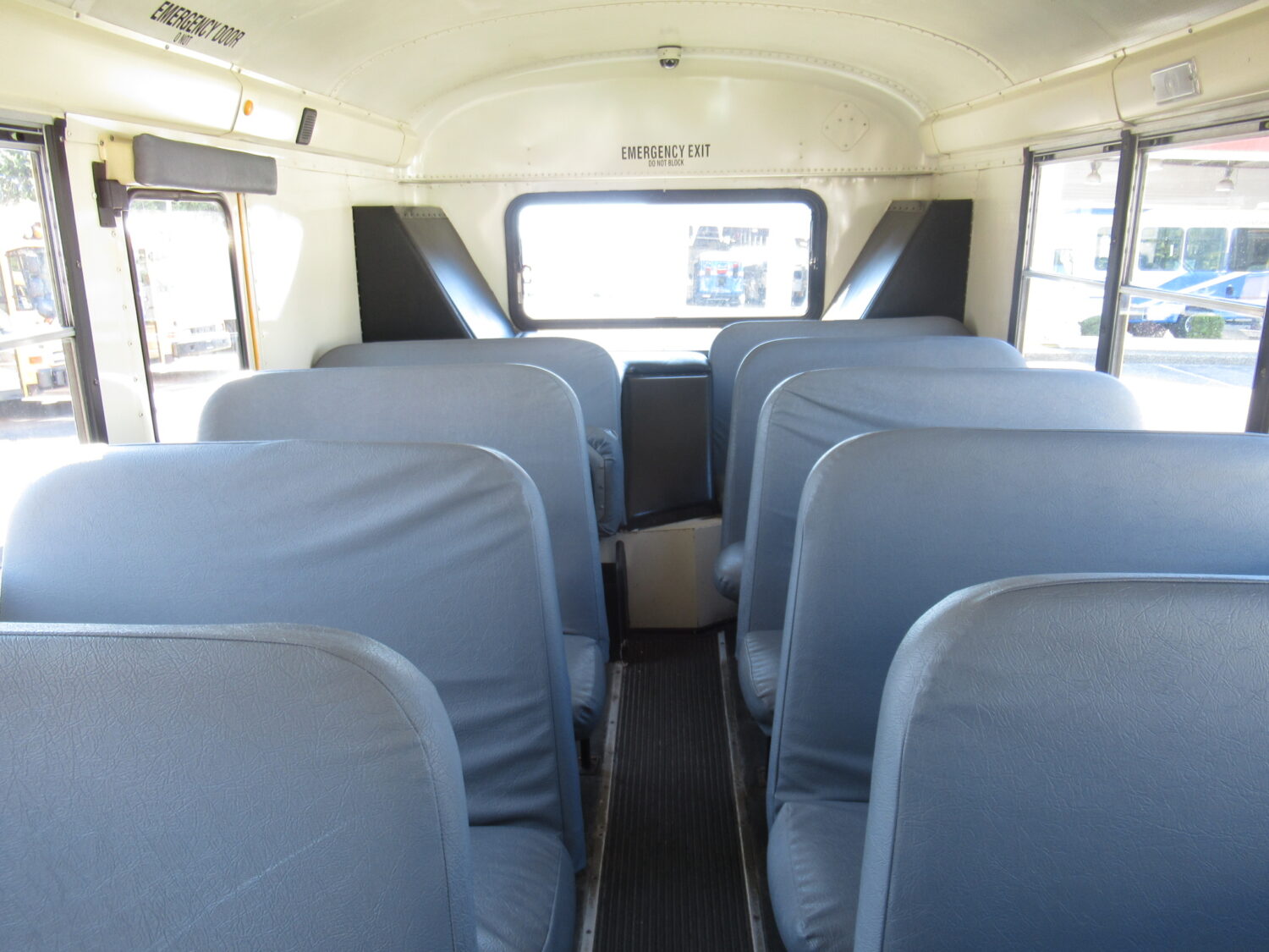 2005 International RE-300 81 Passenger School Bus - B81351 - Image 7