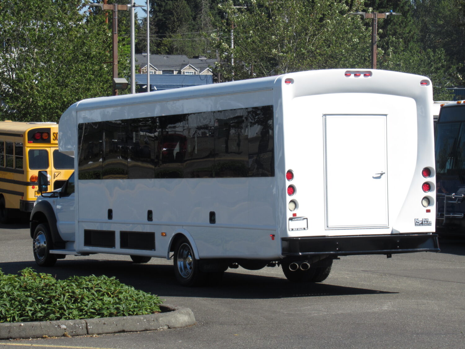 2016 Ford Starcraft Allstar XL 32 Passenger Shuttle Bus - S74349 - Image 4