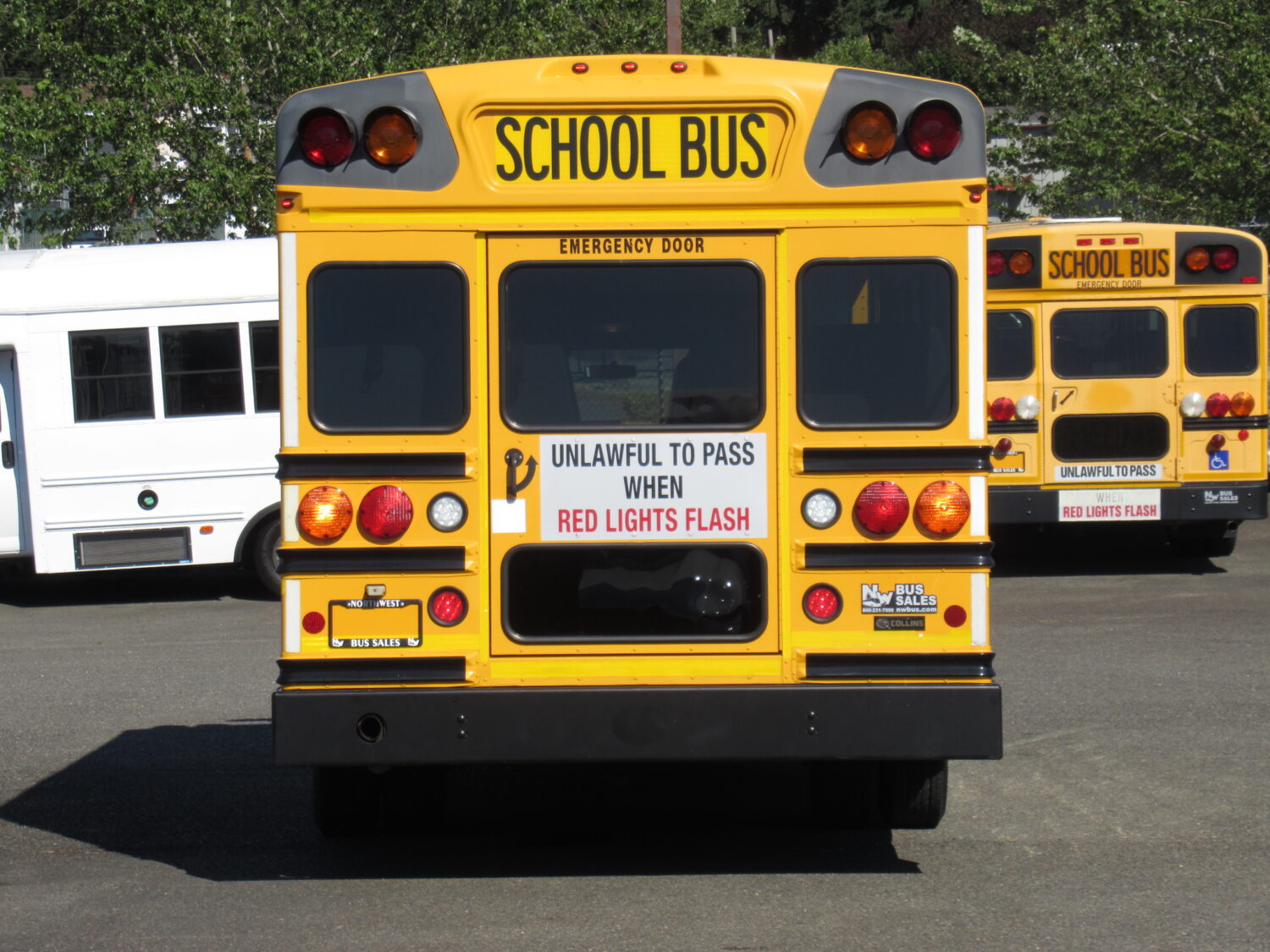 2011 Chevrolet Collins Super Bantam 24 Passenger School Bus - B61535 - Image 11