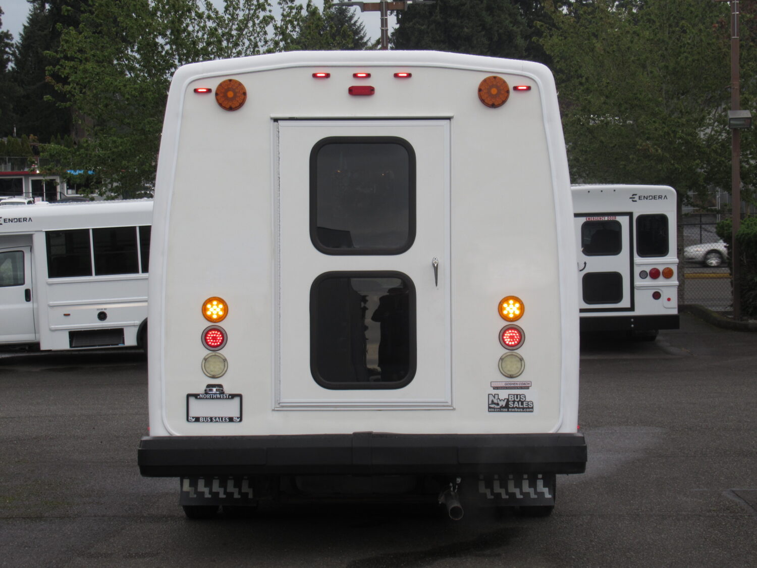 2013 Ford Goshen GC II 14 Passenger ADA Shuttle Bus - S28903 - Image 11