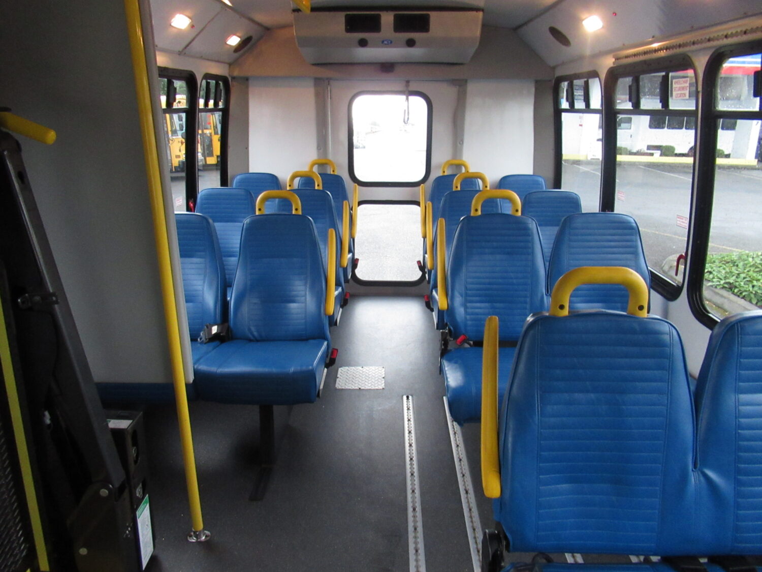 2013 Ford Goshen GC II 14 Passenger ADA Shuttle Bus - S28903 - Image 6