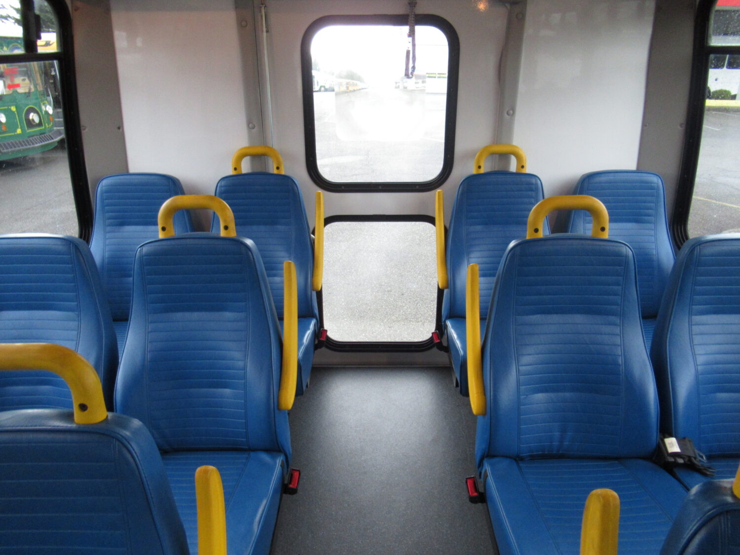 2013 Ford Goshen GC II 14 Passenger ADA Shuttle Bus - S28903 - Image 7