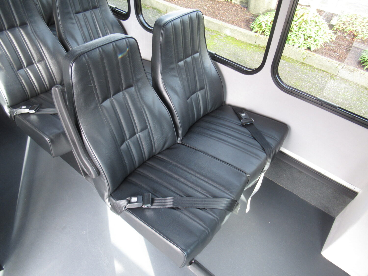 2023 Chevrolet Starcraft Starquest - 14 Passenger w/Rear Luggage - S12468 - Image 9