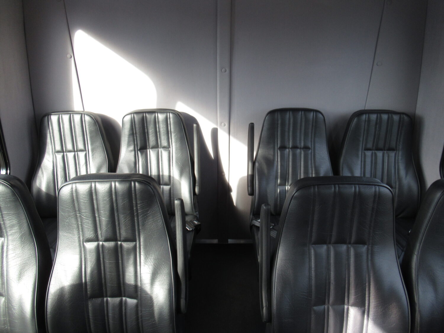 2023 Chevrolet Starcraft Starquest - 14 Passenger w/Rear Luggage - S12468 - Image 7