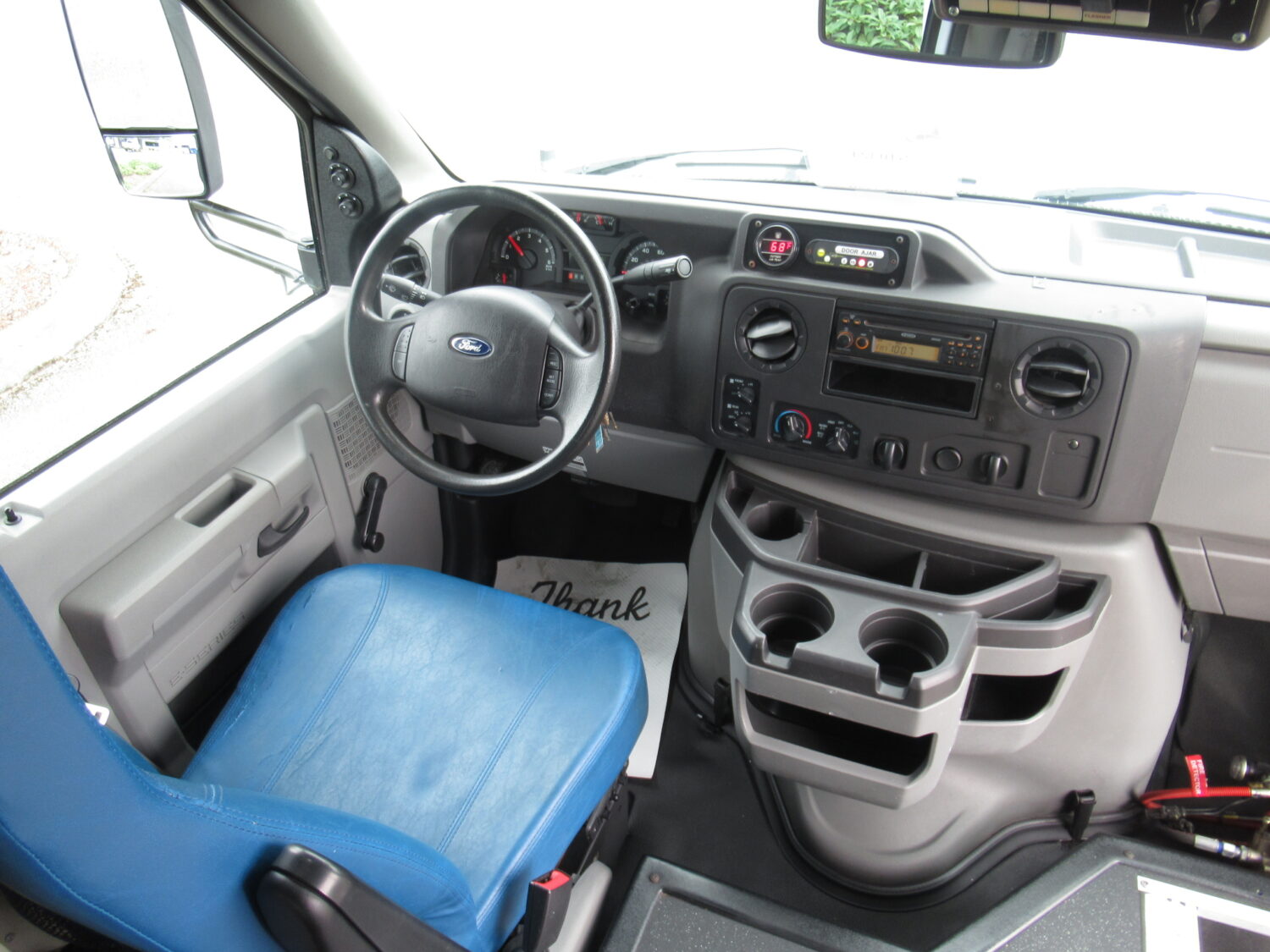 2017 Ford StarTrans Senator 14 Passenger ADA Shuttle Bus - S10324 - Image 5