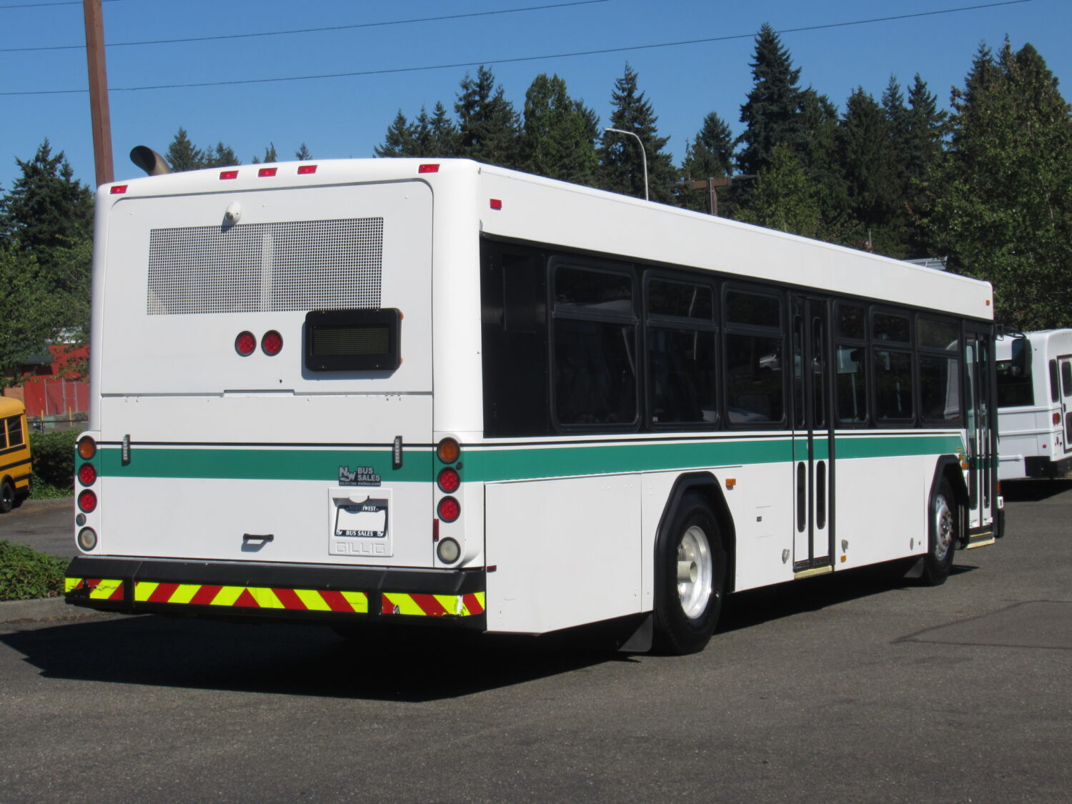 2006 Gillig Low Floor 32 Passenger ADA Transit Bus - T77050 - Image 3