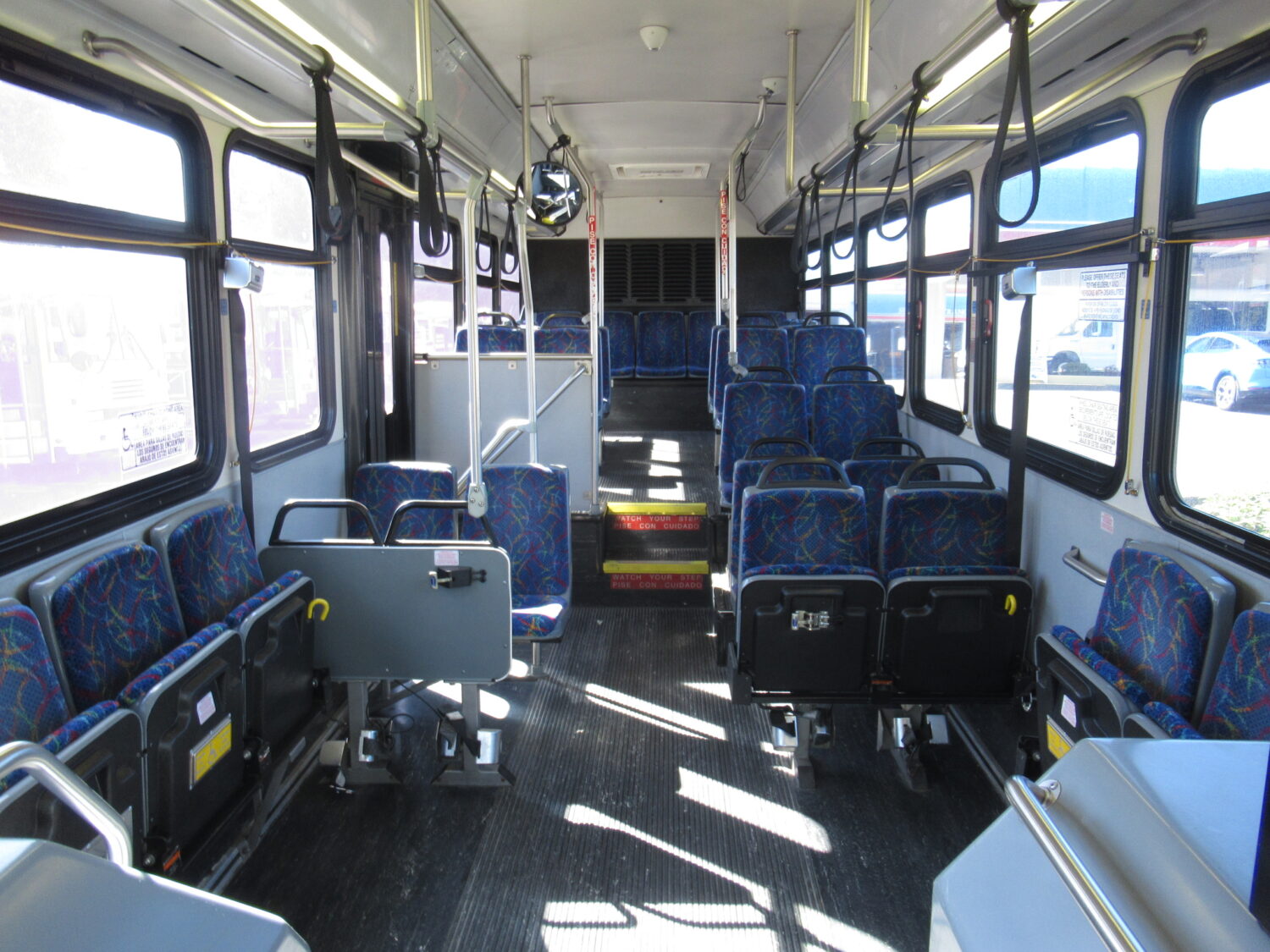 2006 Gillig Low Floor 32 Passenger ADA Transit Bus - T77050 - Image 6