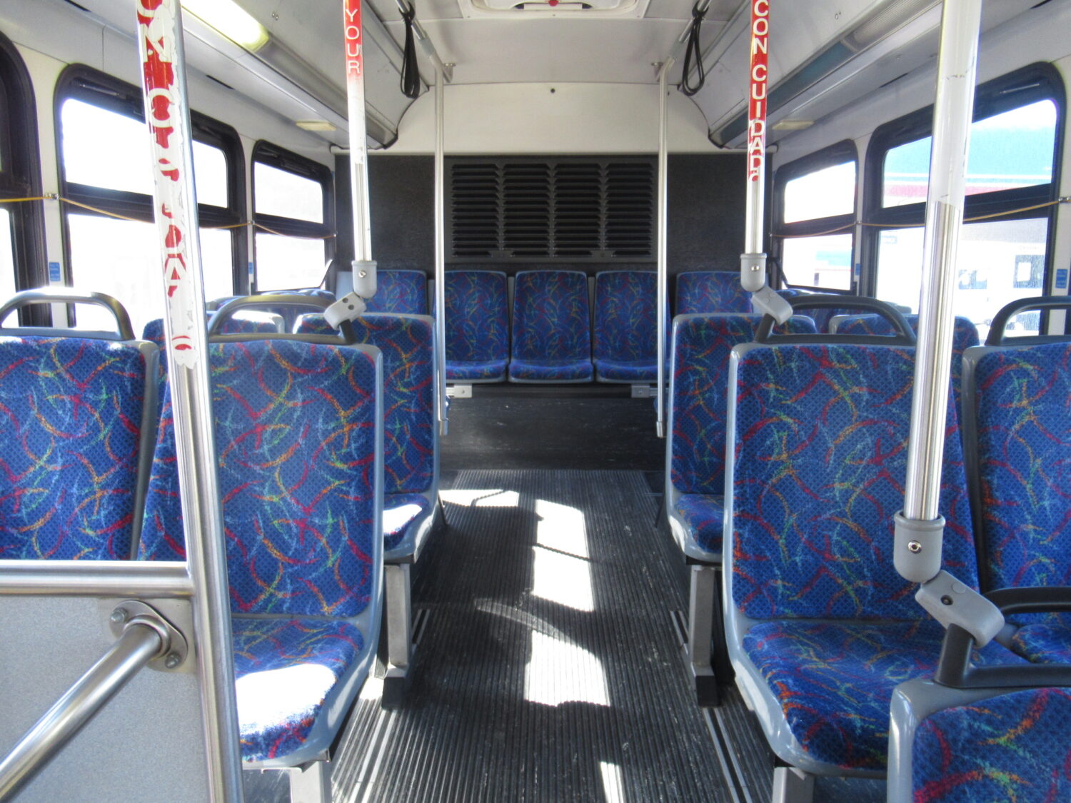 2006 Gillig Low Floor 32 Passenger ADA Transit Bus - T77050 - Image 7