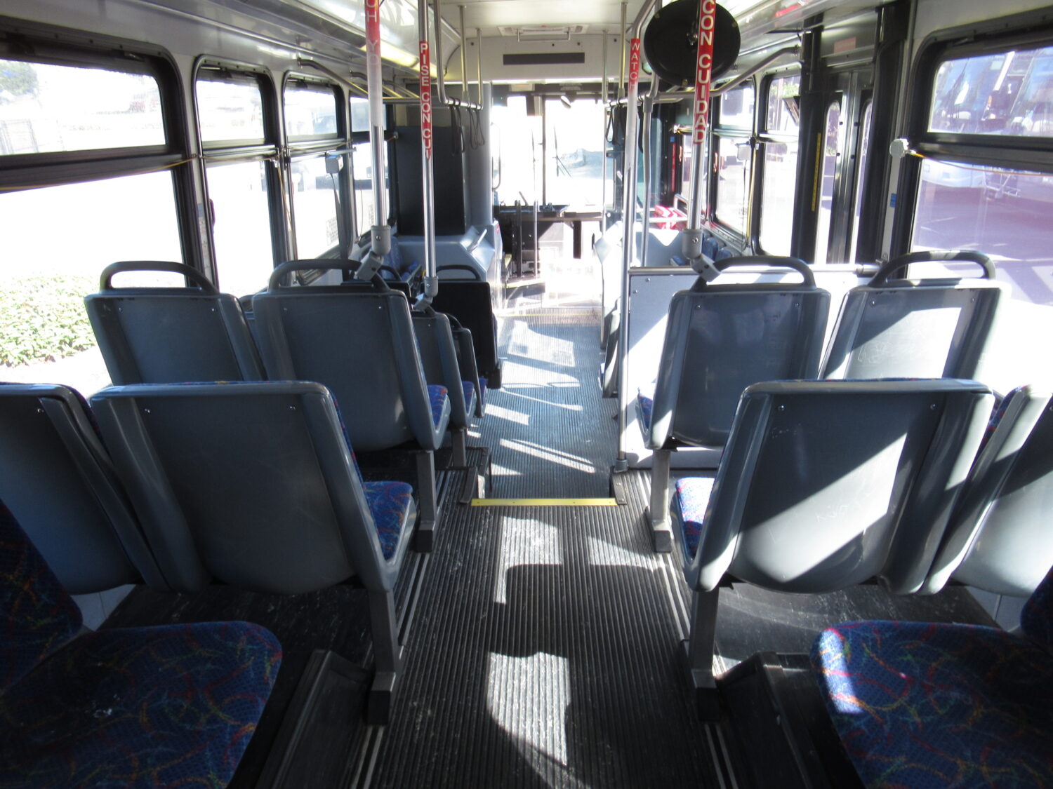 2006 Gillig Low Floor 32 Passenger ADA Transit Bus - T77050 - Image 8