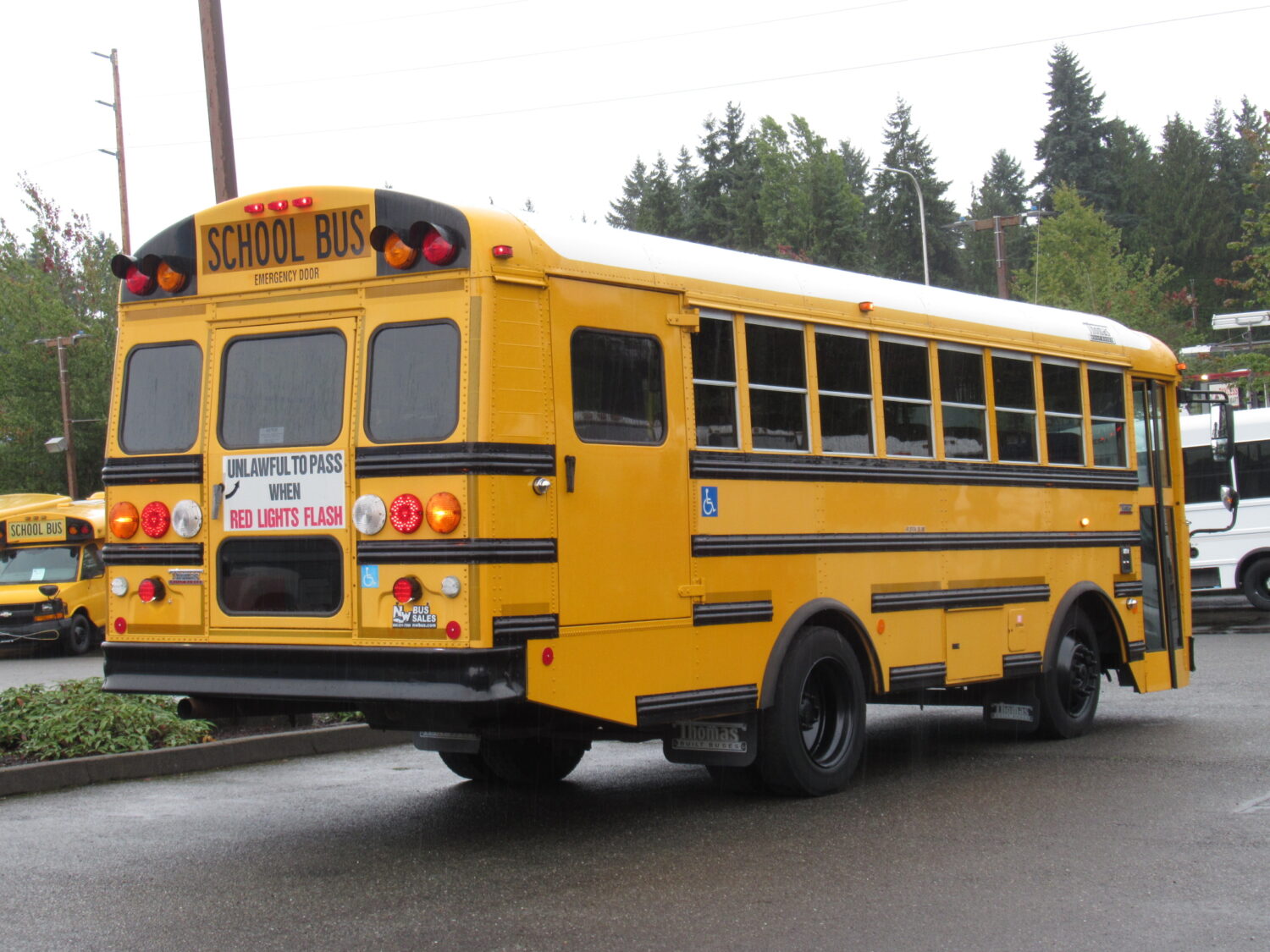 2007 Thomas Saf-T-Liner 22 Passenger ADA Short School Bus - B80828 - Image 3