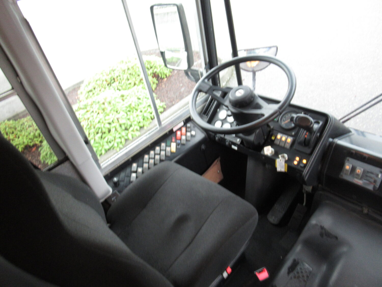 2007 Thomas Saf-T-Liner 22 Passenger ADA Short School Bus - B80828 - Image 5