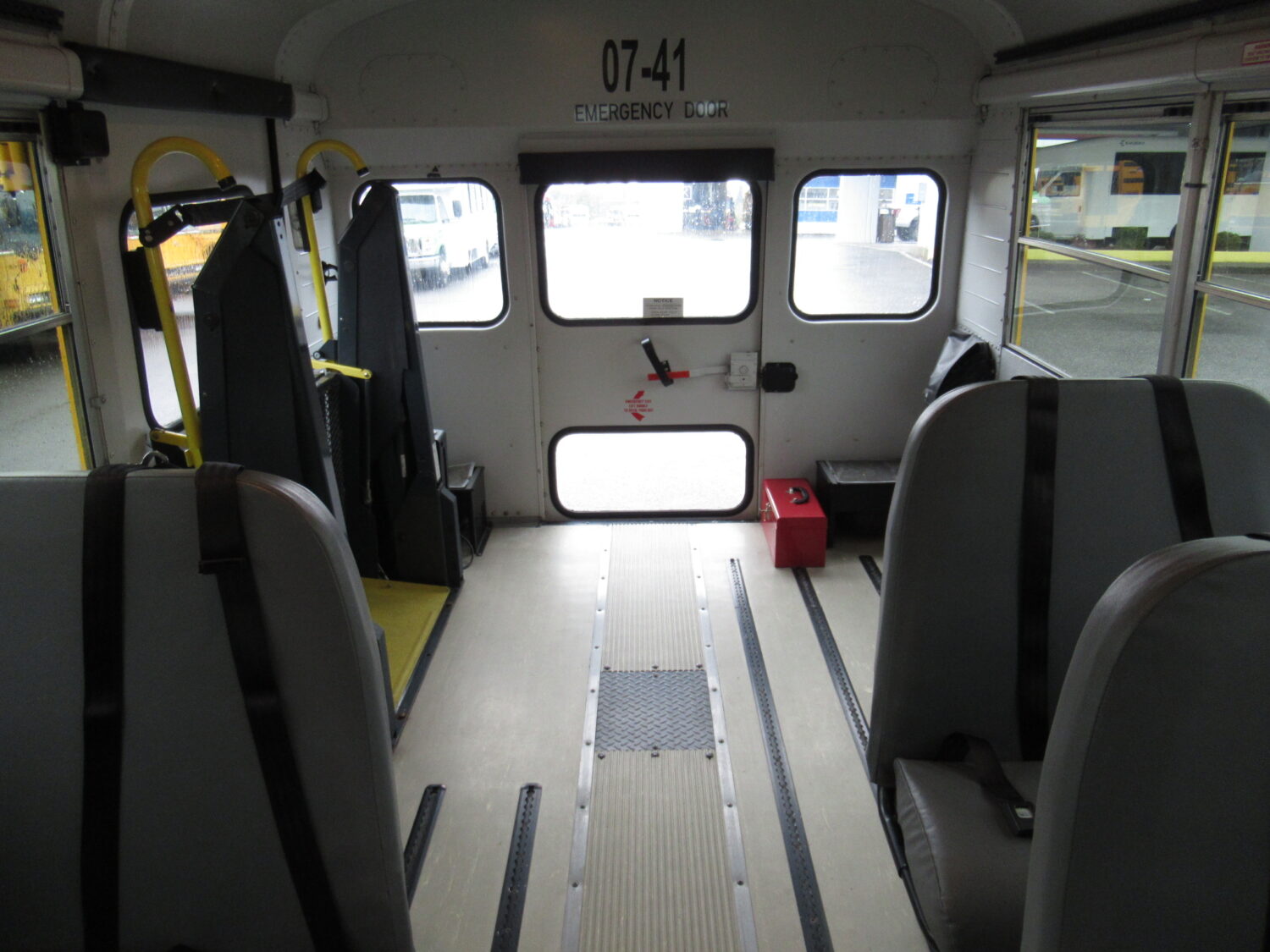 2007 Thomas Saf-T-Liner 22 Passenger ADA Short School Bus - B80828 - Image 7