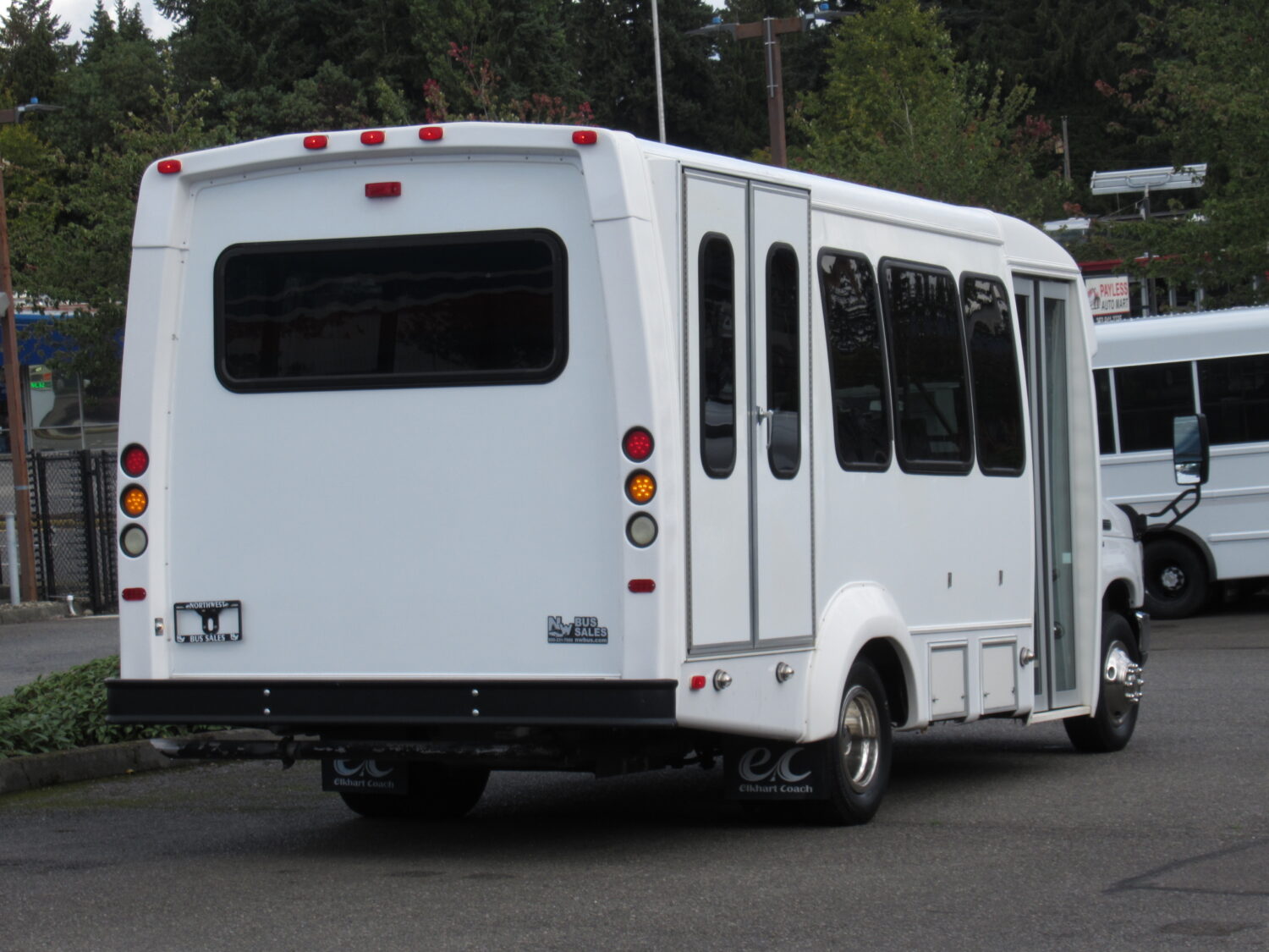 2014 Ford Elkhart ECII 12 Passenger + 2 Wheelchair Shuttle Bus - S97478 - Image 3