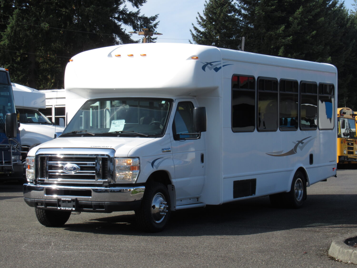 2015 Ford Starcraft Allstar 20 Passenger ADA Shuttle Bus - S00763 - Image 2