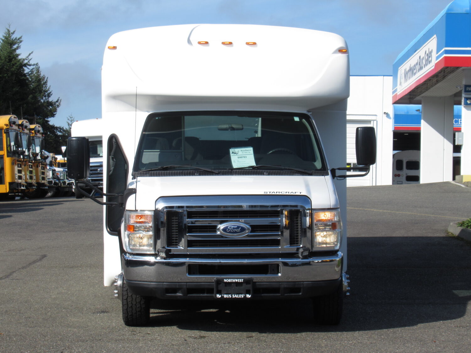 2015 Ford Starcraft Allstar 20 Passenger ADA Shuttle Bus - S00763 - Image 12