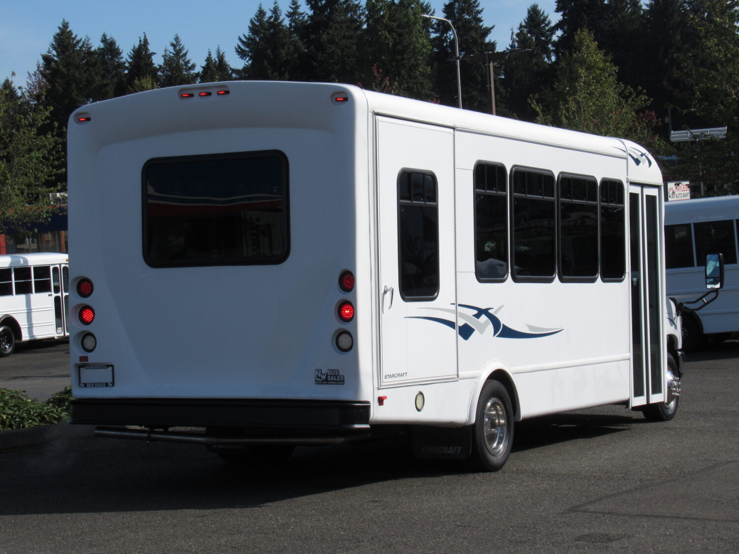 2015 Ford Starcraft Allstar 20 Passenger ADA Shuttle Bus - S00763 - Image 3