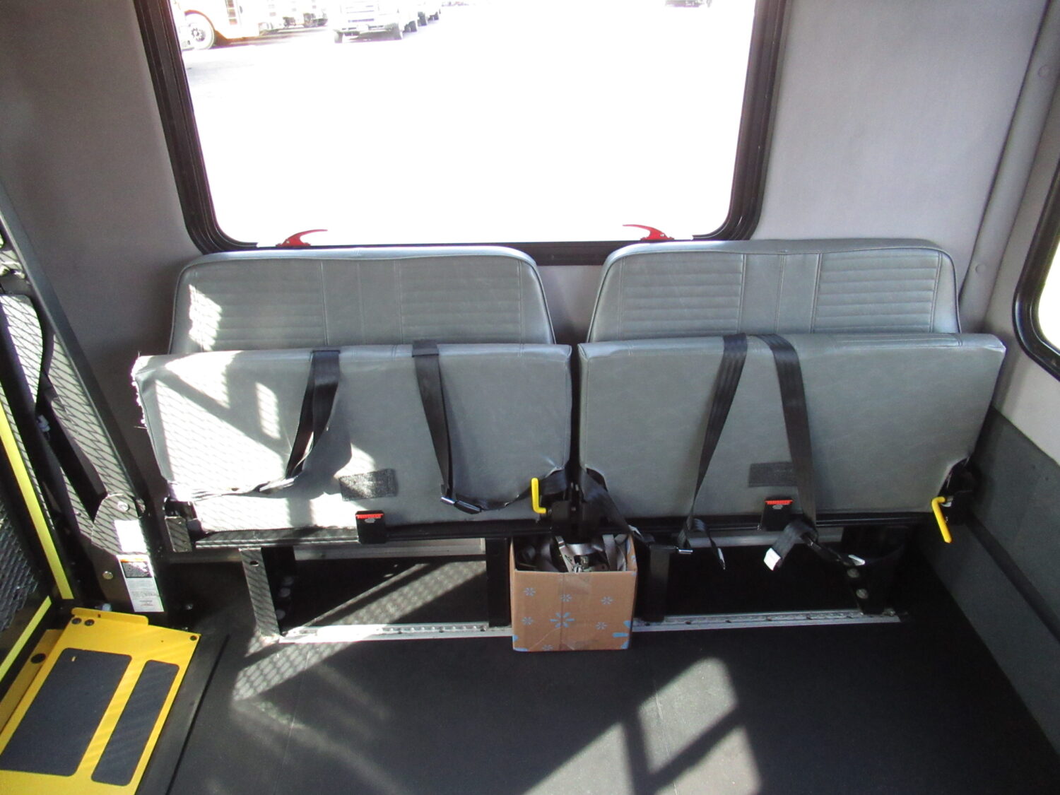 2015 Ford Starcraft Allstar 20 Passenger ADA Shuttle Bus - S00763 - Image 9