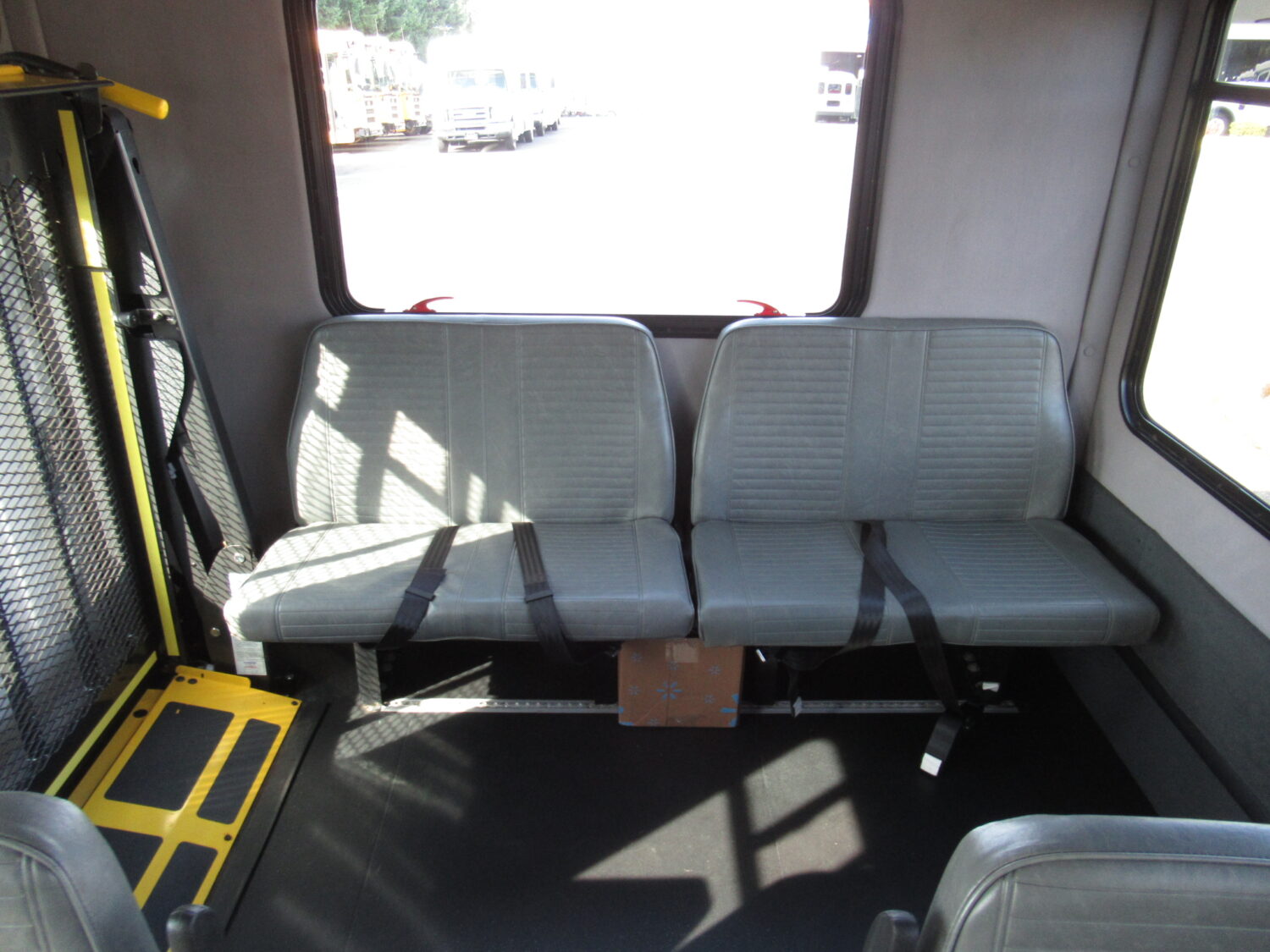 2015 Ford Starcraft Allstar 20 Passenger ADA Shuttle Bus - S00763 - Image 10