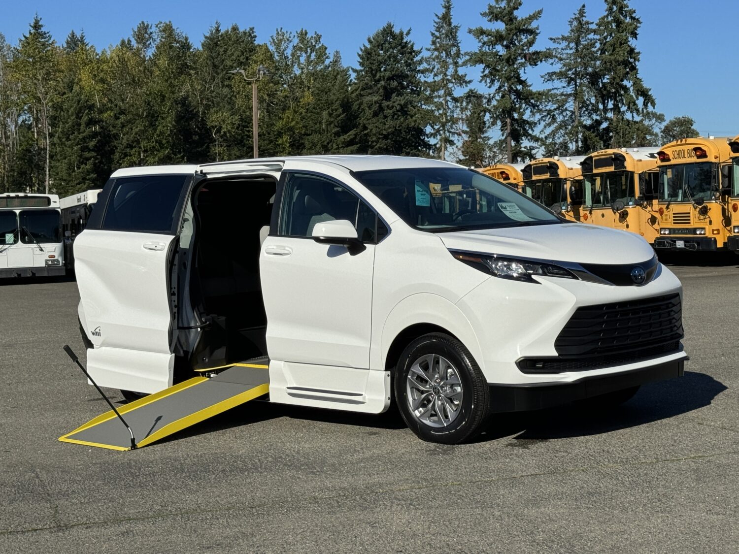 2024 Toyota Sienna Hybrid LE VMI 6 Passenger Side Entry ADA Ramp Van - S87539