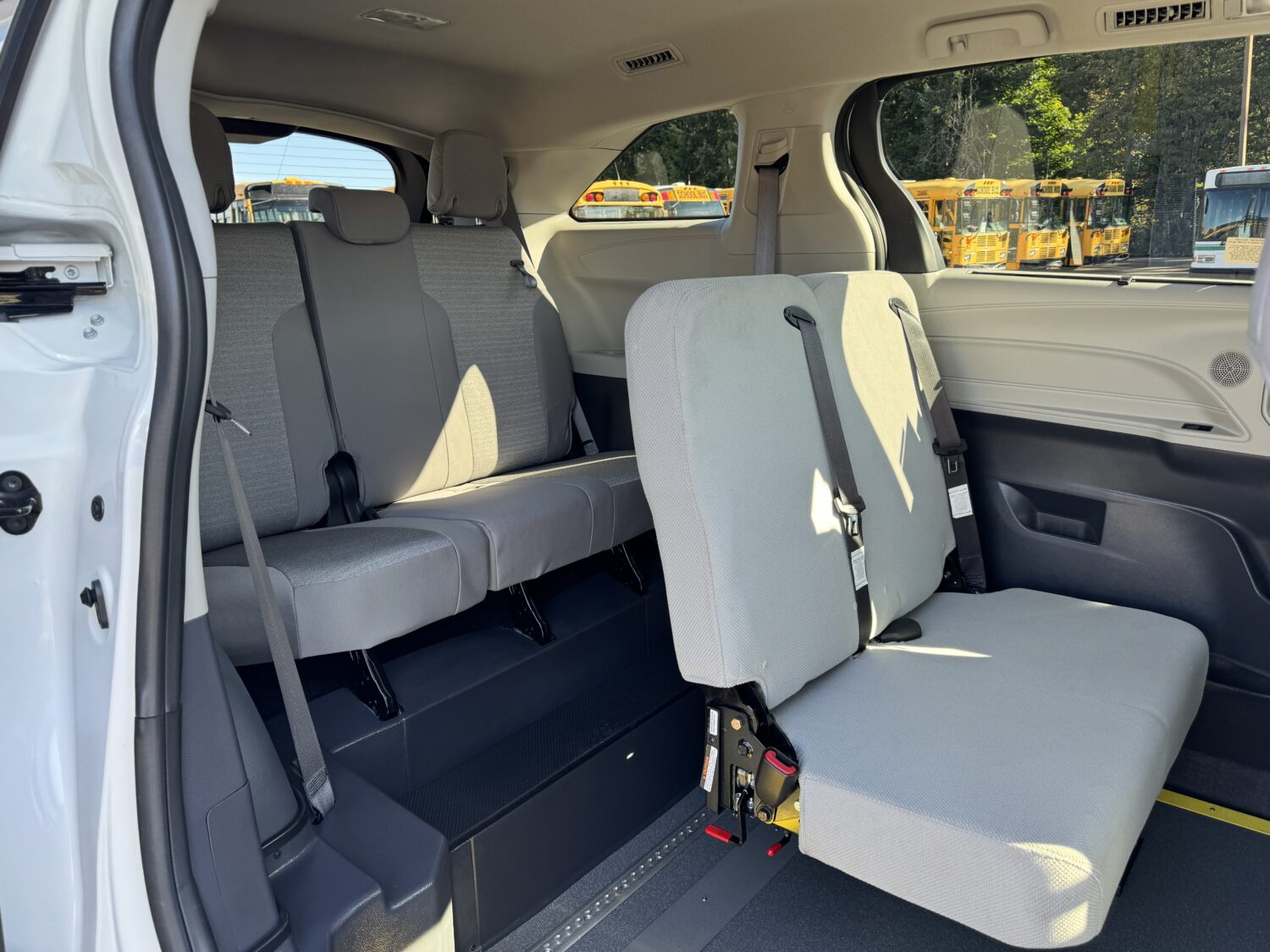 2024 Toyota Sienna Hybrid LE VMI 6 Passenger Side Entry ADA Ramp Van - S87539 - Image 7