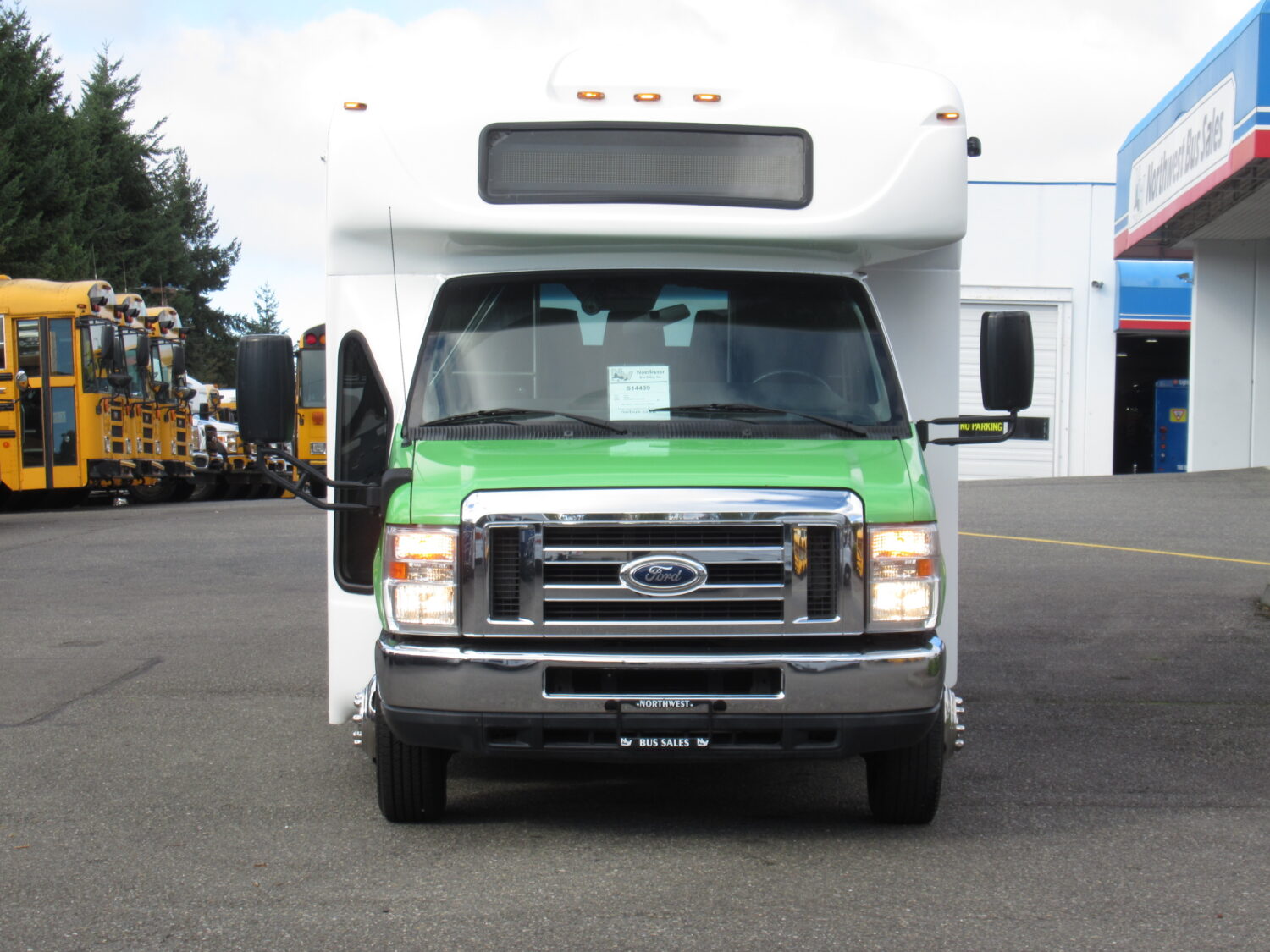 2015 Ford Starcraft Allstar 21 Passenger Shuttle Bus - S14439 - Image 12