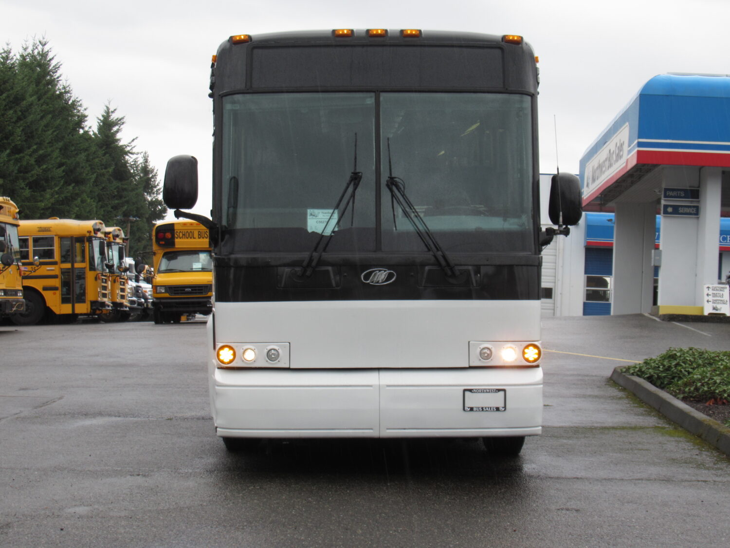 2004 MCI D4500 53 Passenger ADA Motorcoach - C56278 - Image 12