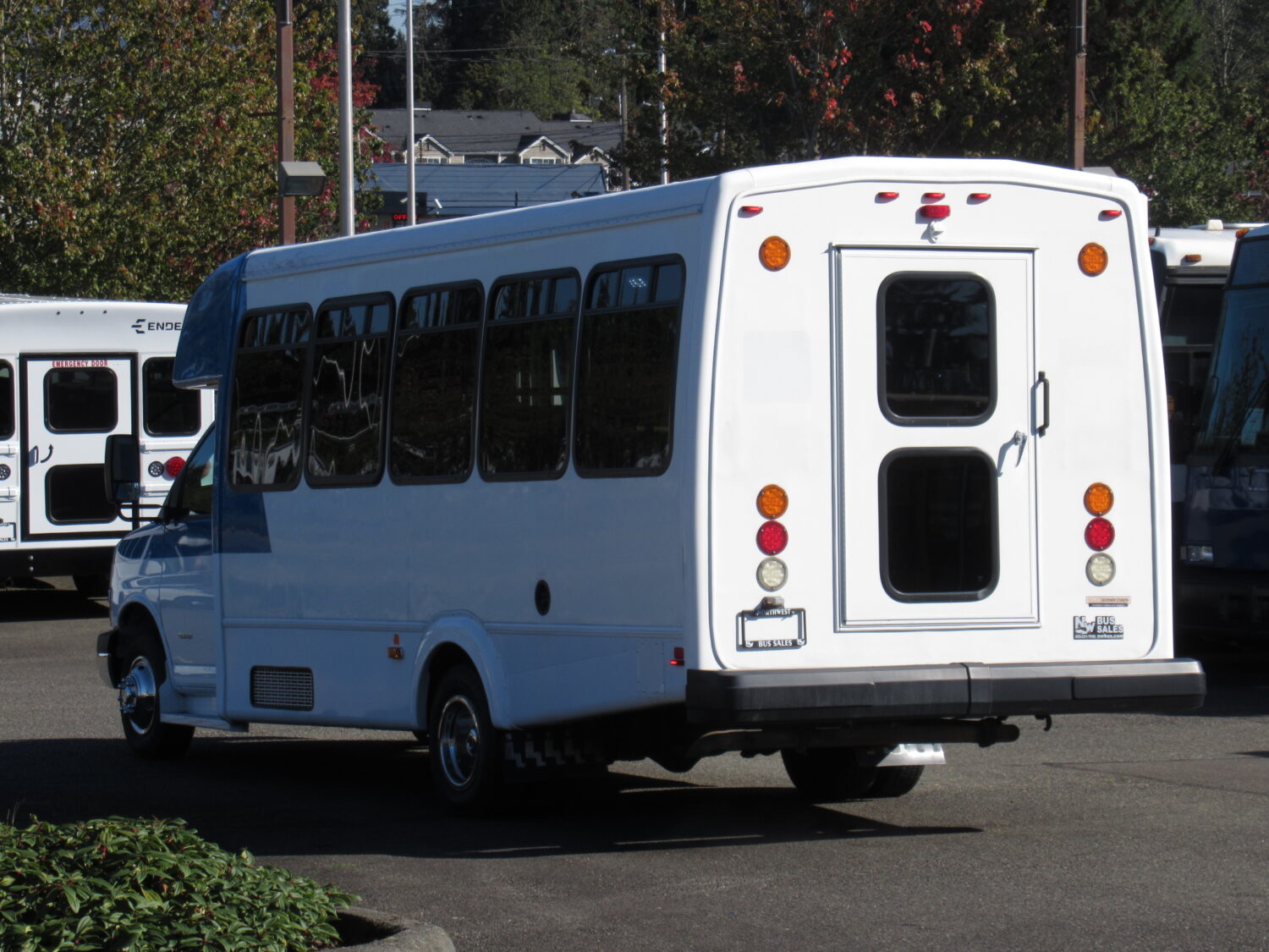 2014 Chevrolet Goshen 15 Passenger ADA Shuttle Bus - S43113 - Image 4