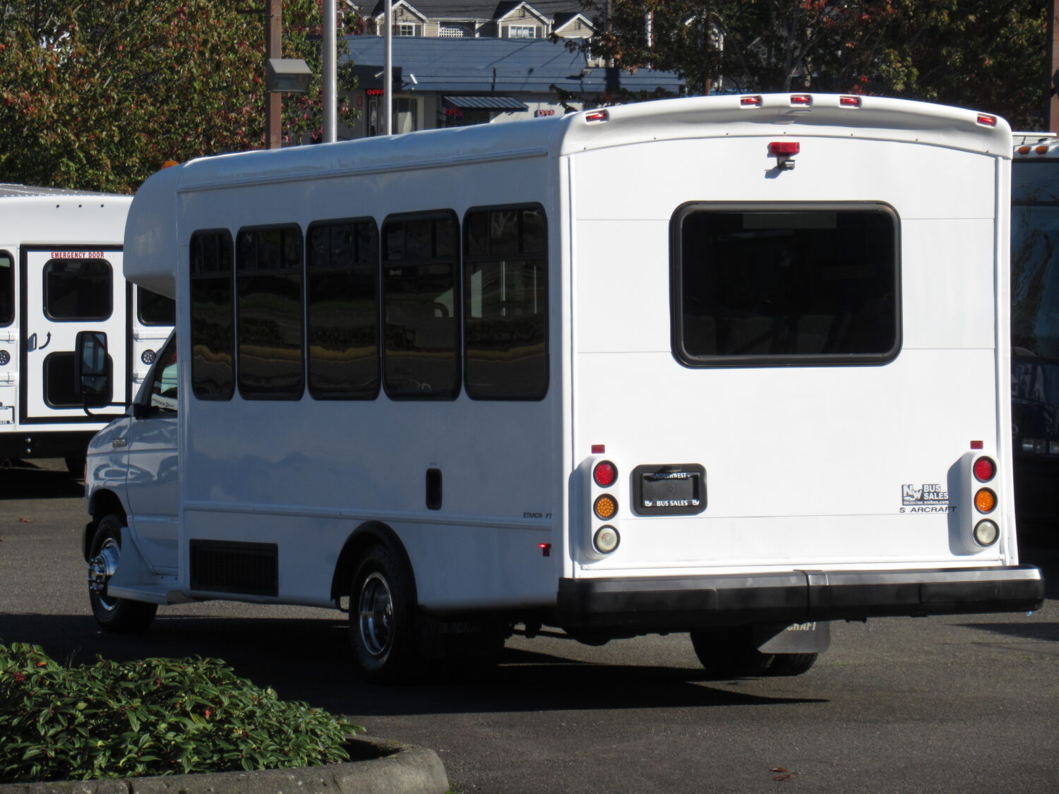 2006 Ford Starcraft Allstar 14 Passenger ADA Shuttle Bus - S21084 - Image 4