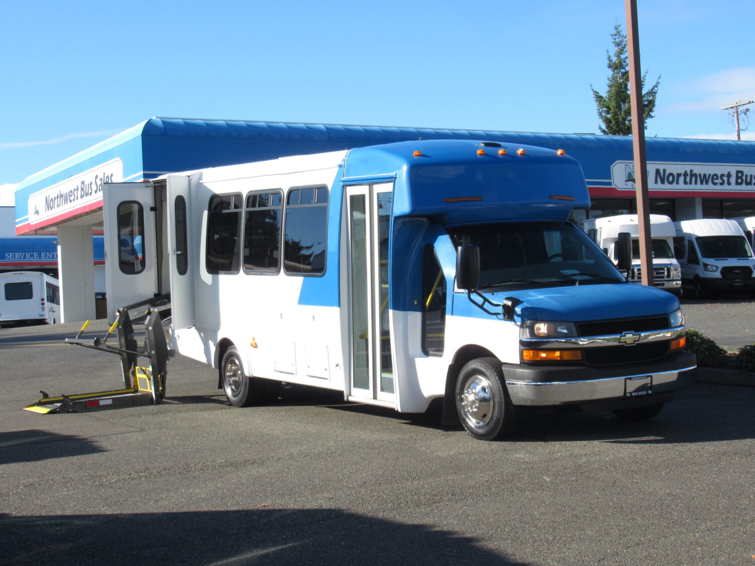 2014 Chevrolet Goshen 15 Passenger ADA Shuttle Bus - S57962