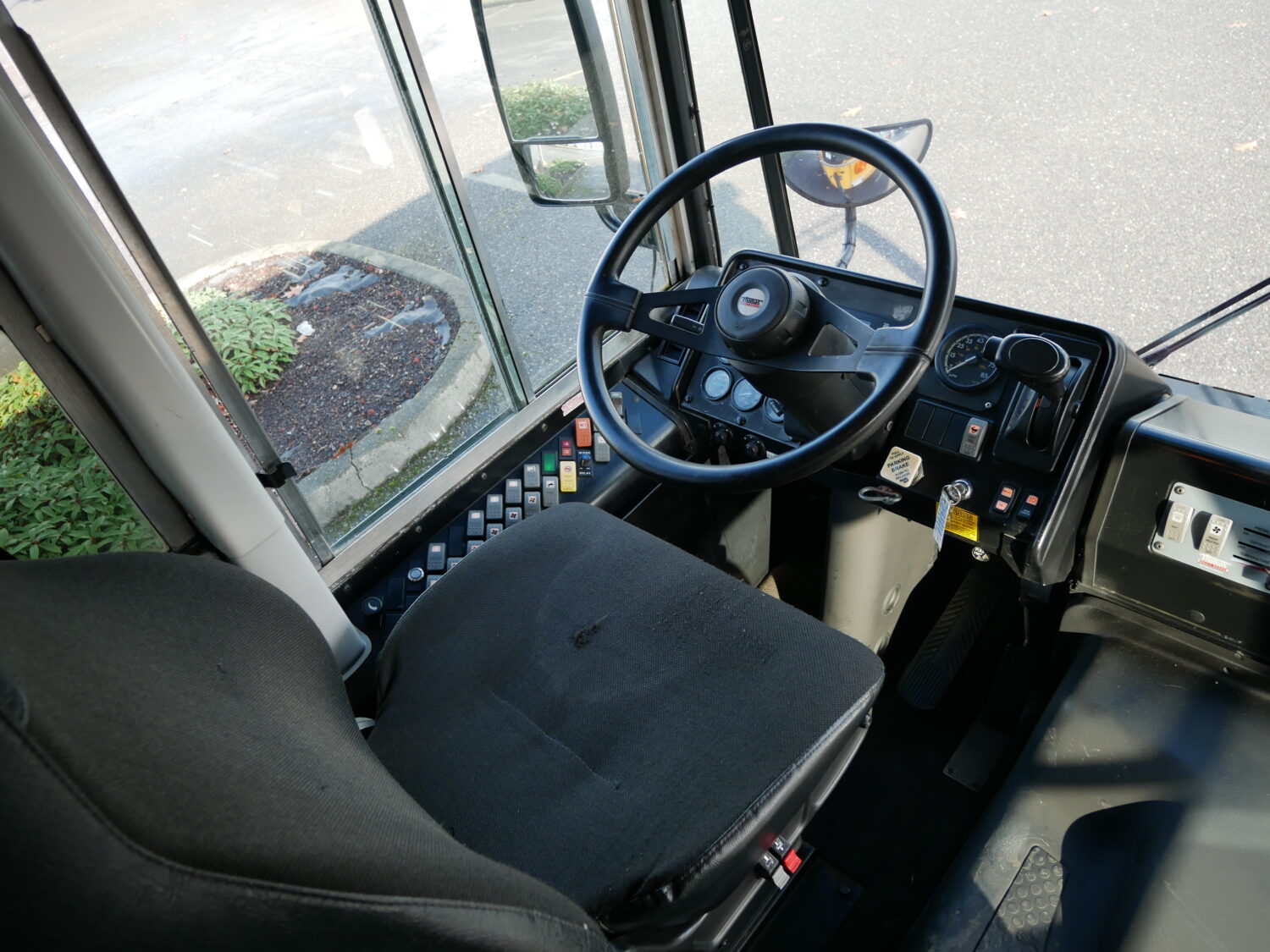 2006 Thomas Saf-T-Liner FE 83 Passenger School Bus - B71029 - Image 5