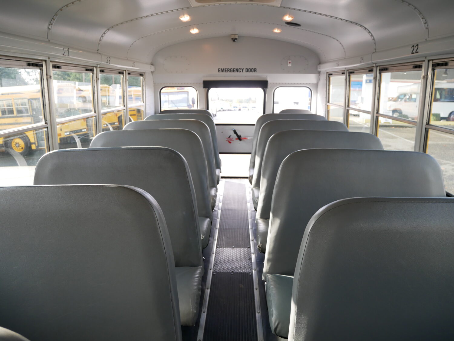 2006 Thomas Saf-T-Liner FE 83 Passenger School Bus - B71029 - Image 7