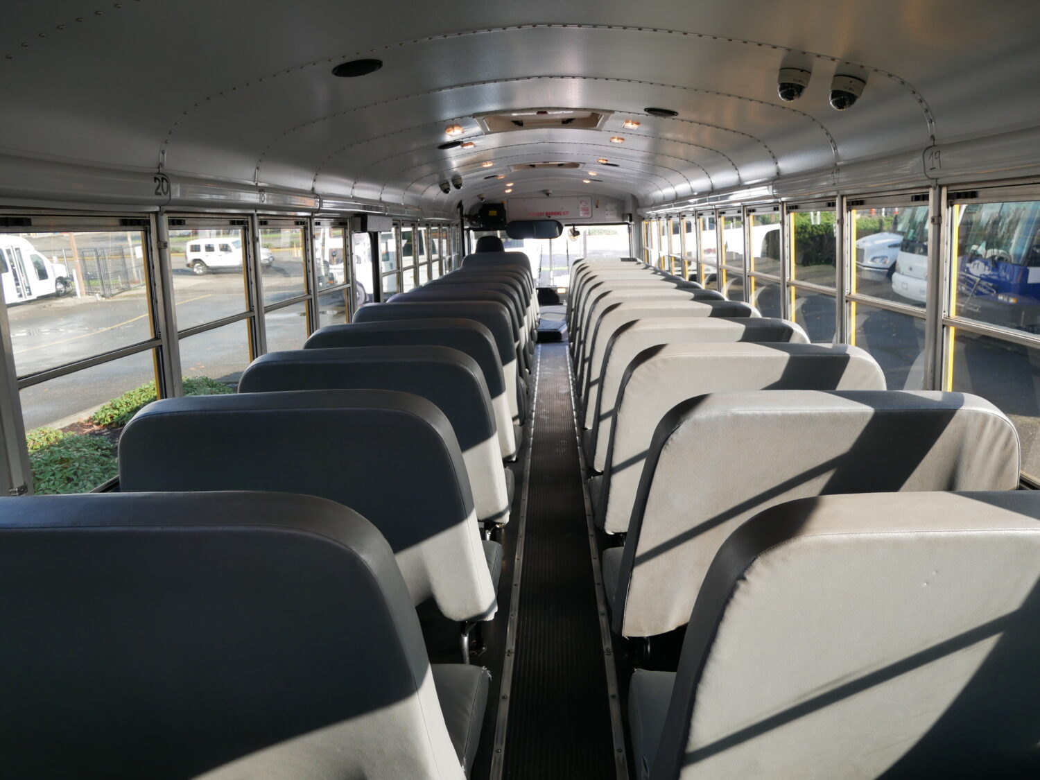 2006 Thomas Saf-T-Liner FE 83 Passenger School Bus - B71029 - Image 8