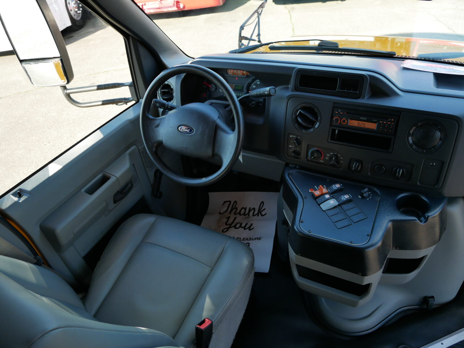 2016 Ford E-450 Starcraft Quest 30 Passenger School Bus - B32236 - Image 5