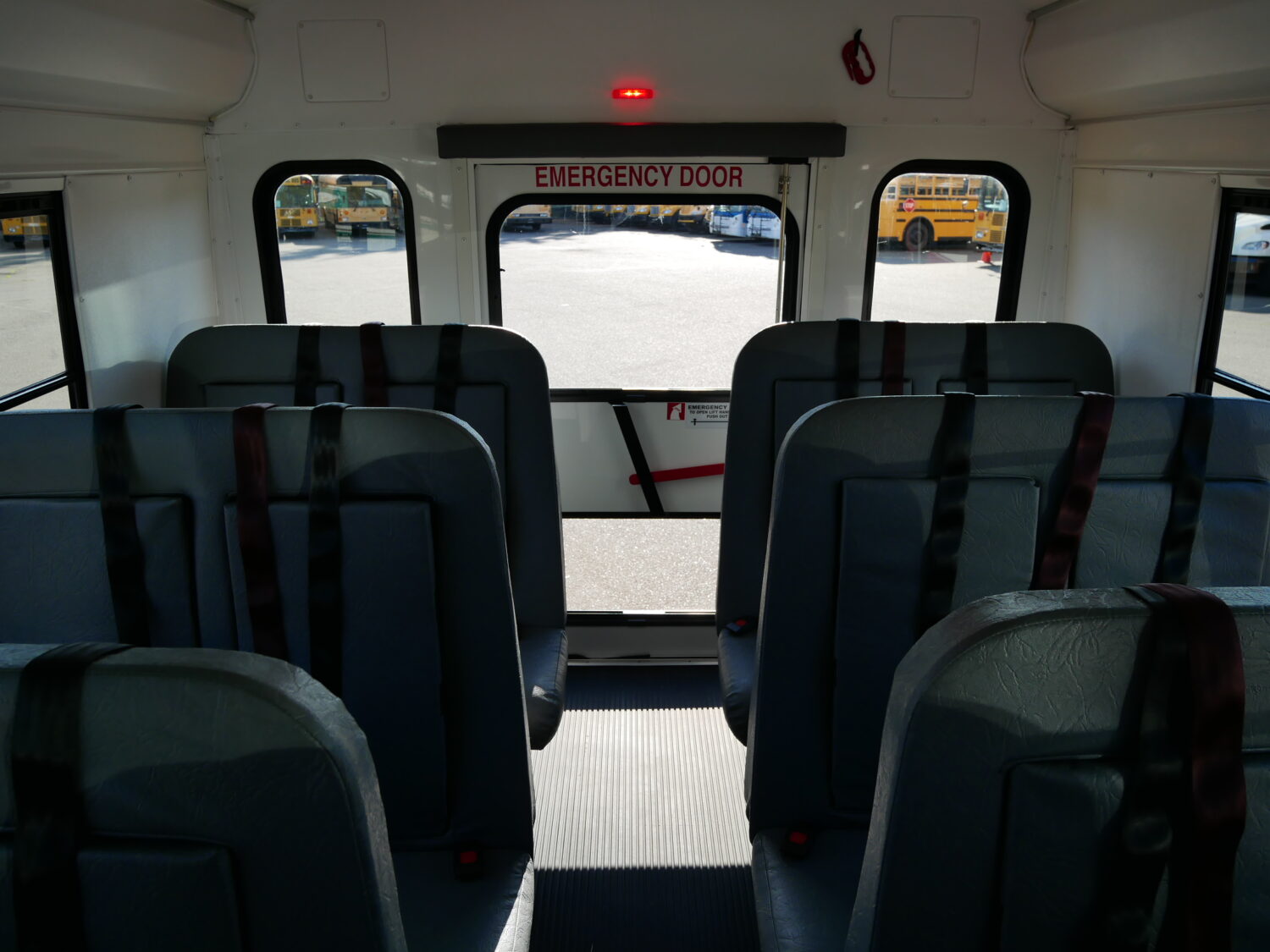 2016 Ford E-450 Starcraft Quest 30 Passenger School Bus - B32236 - Image 7