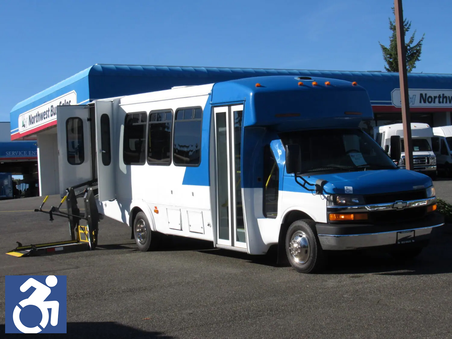 2014 Chevrolet Goshen 15 Passenger ADA Shuttle Bus - S43113