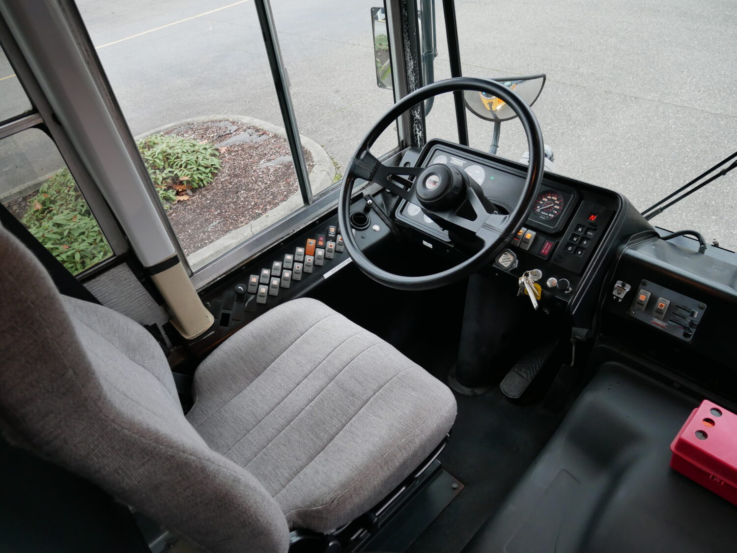 2004 Thomas Saf-T-Liner FE 78 Passenger School Bus - B34630 - Image 5