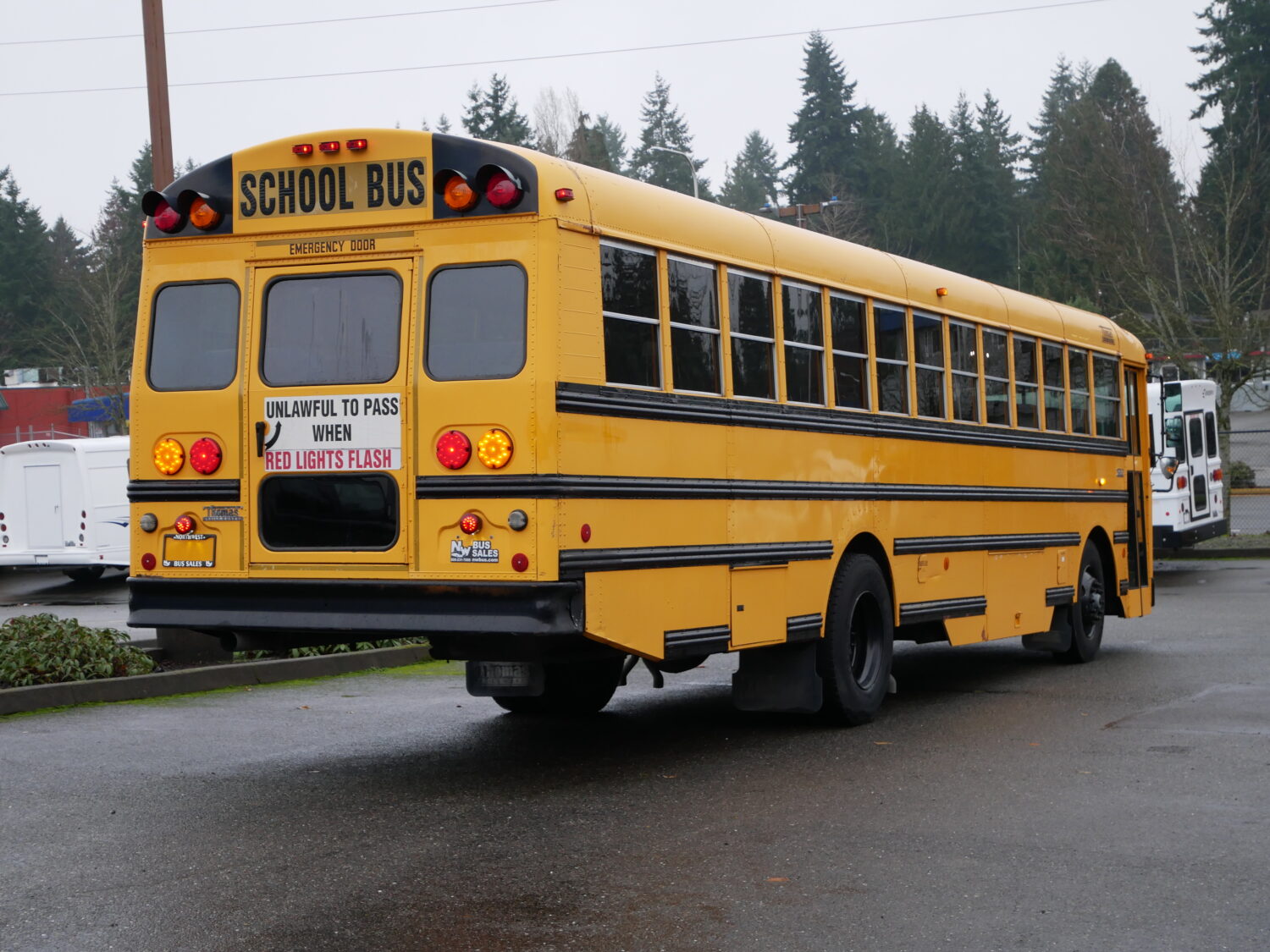 2004 Thomas Saf-T-Liner FE 78 Passenger School Bus - B34641 - Image 3