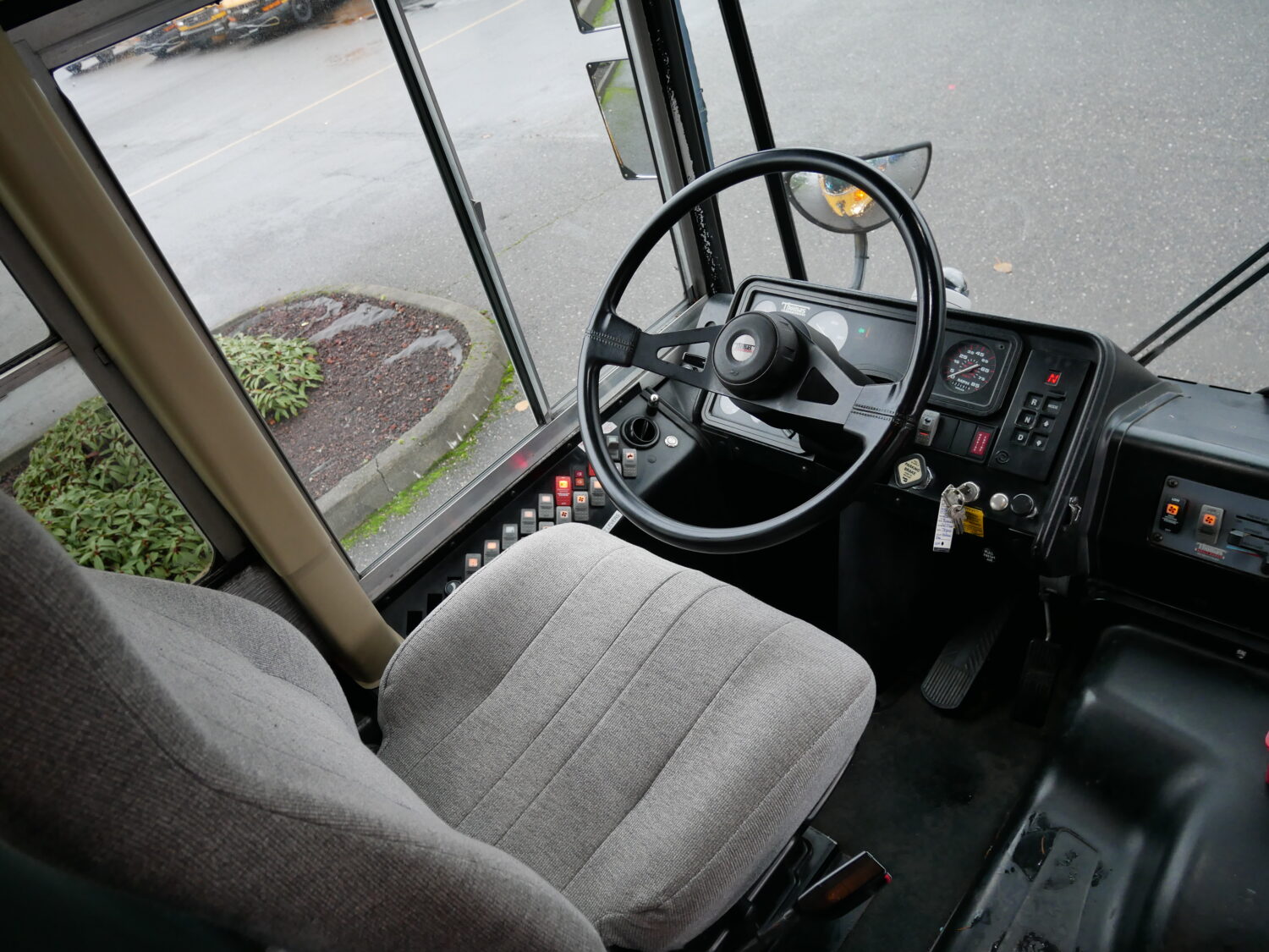 2004 Thomas Saf-T-Liner FE 78 Passenger School Bus - B34641 - Image 5