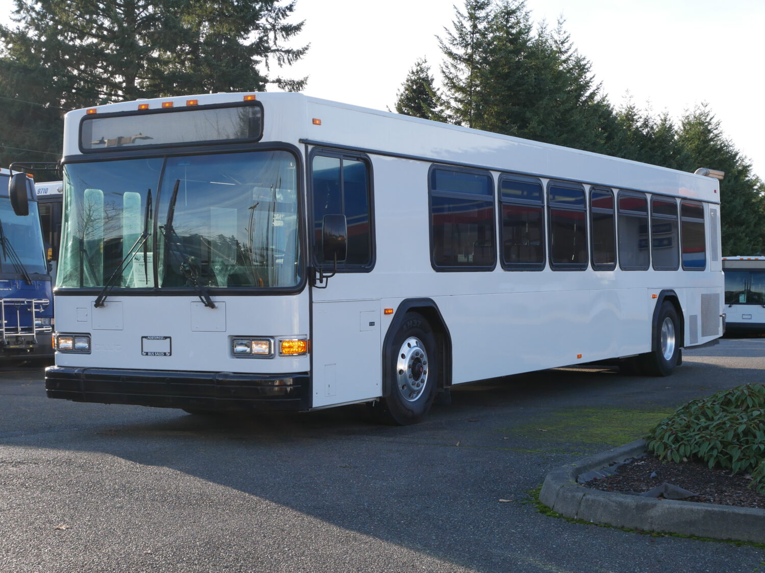 2003 Gillig Low Floor 39 Passenger ADA Transit Bus - T73726 - Image 2