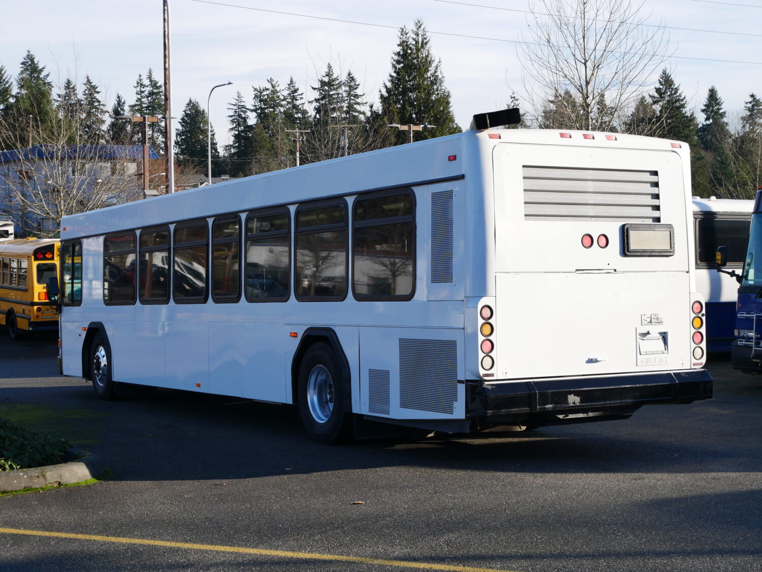 2003 Gillig Low Floor 39 Passenger ADA Transit Bus - T73726 - Image 4
