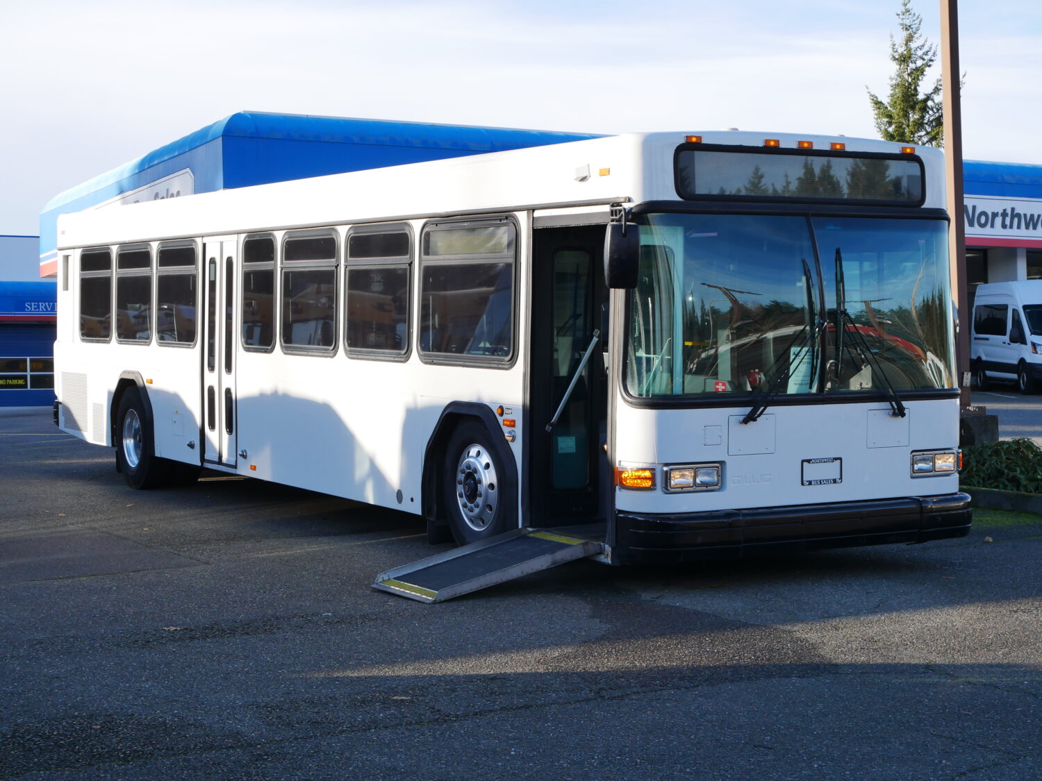 2003 Gillig Low Floor 39 Passenger ADA Transit Bus - T73726