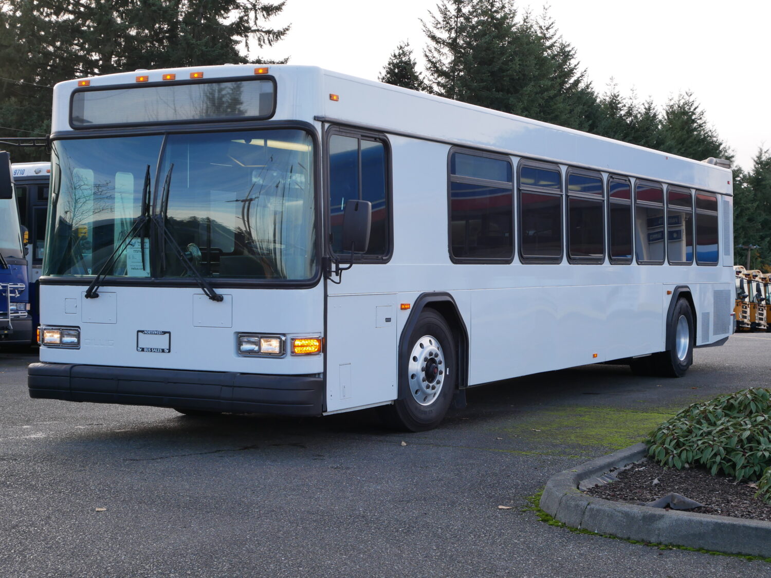 2003 Gillig Low Floor 39 Passenger ADA Transit Bus - T73710 - Image 2