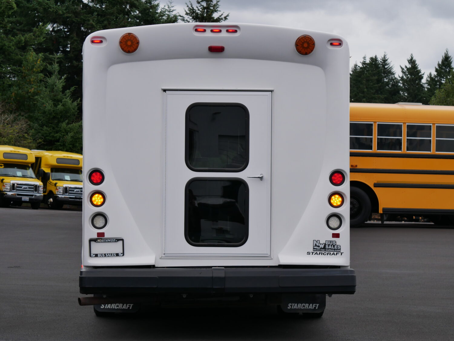 2018 Ford Starcraft Allstar 20 Passenger ADA Shuttle Bus - S07659 - Image 11